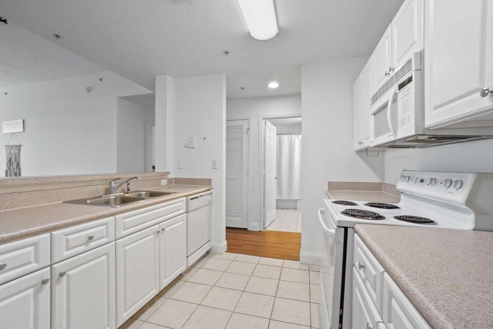 1200 Town Center Drive 401