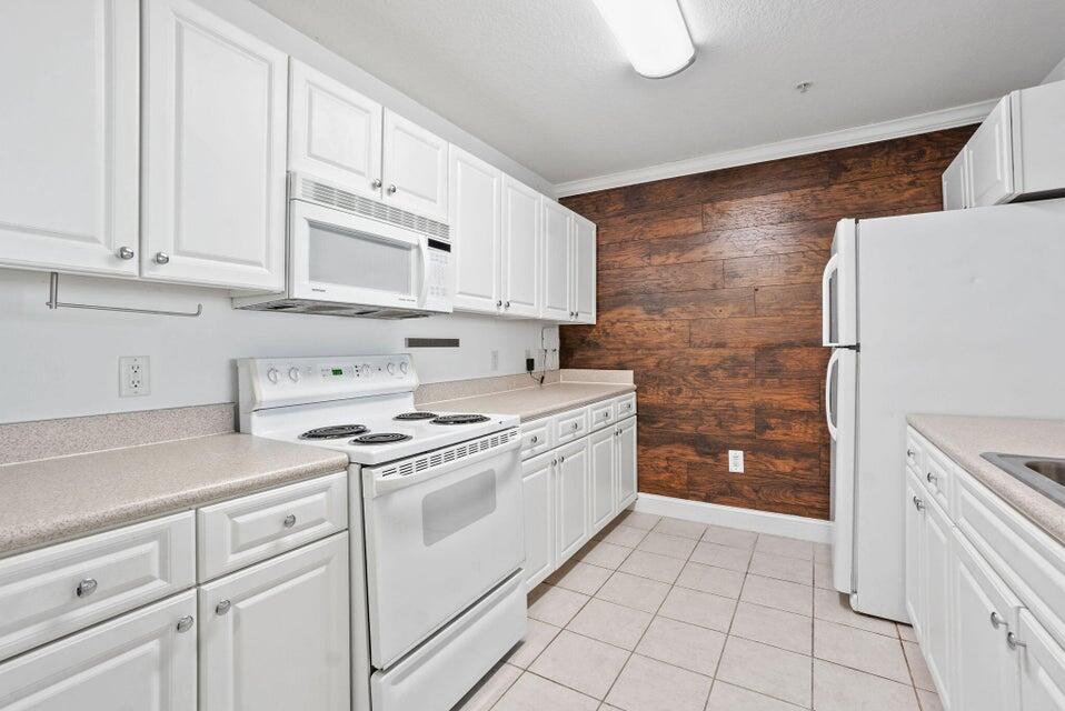 1200 Town Center Drive 401