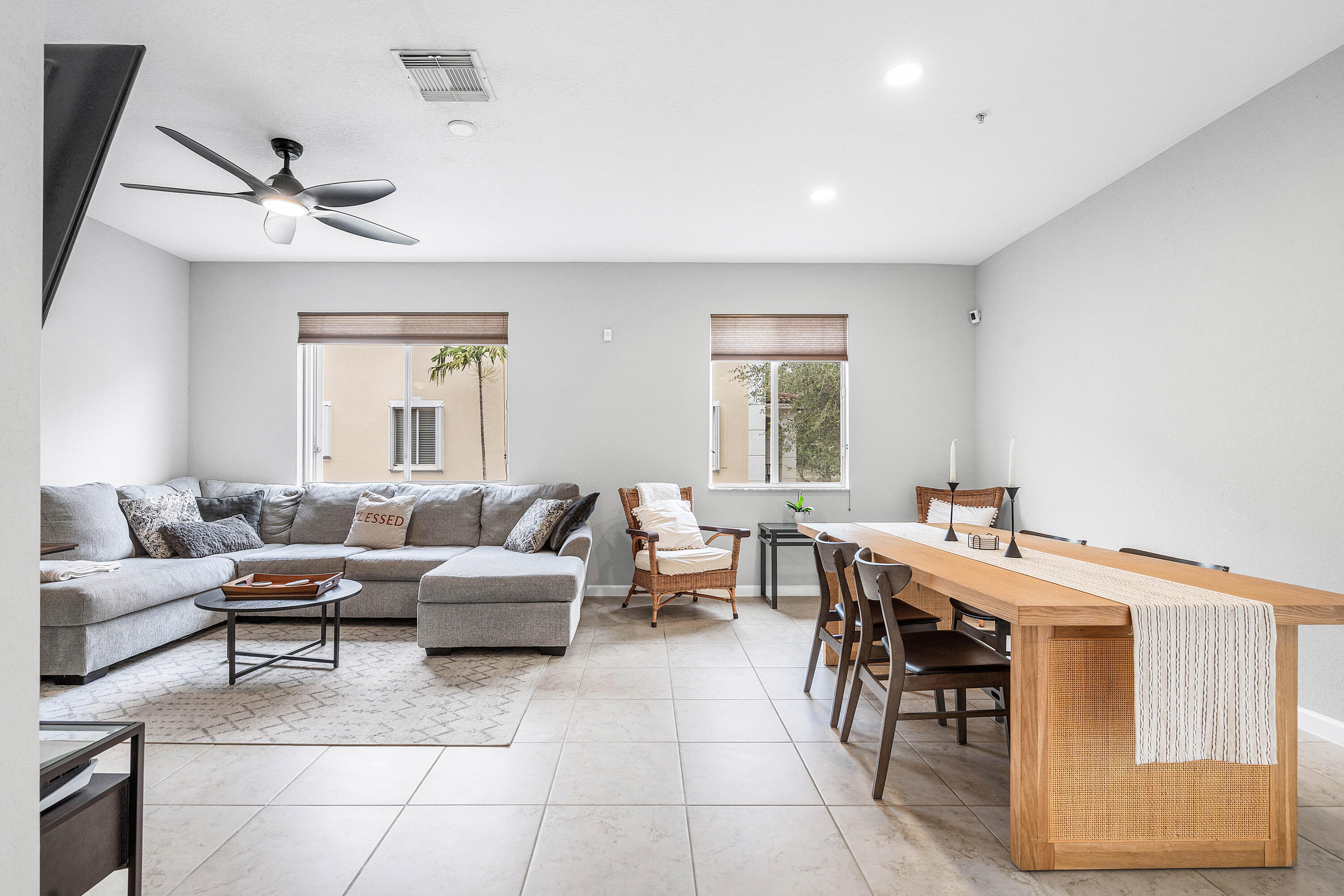 2897 S Greenleaf Circle