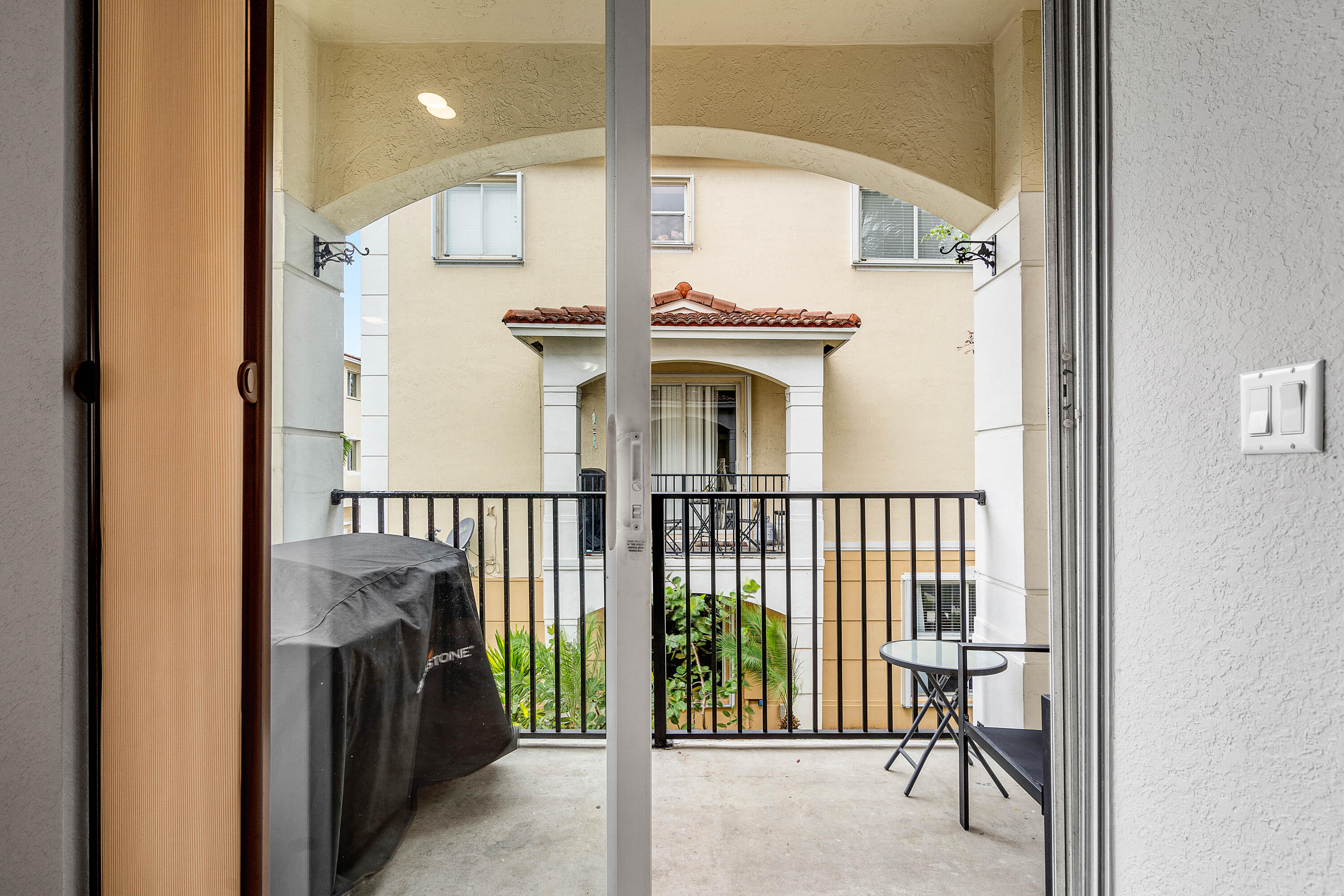 2897 S Greenleaf Circle