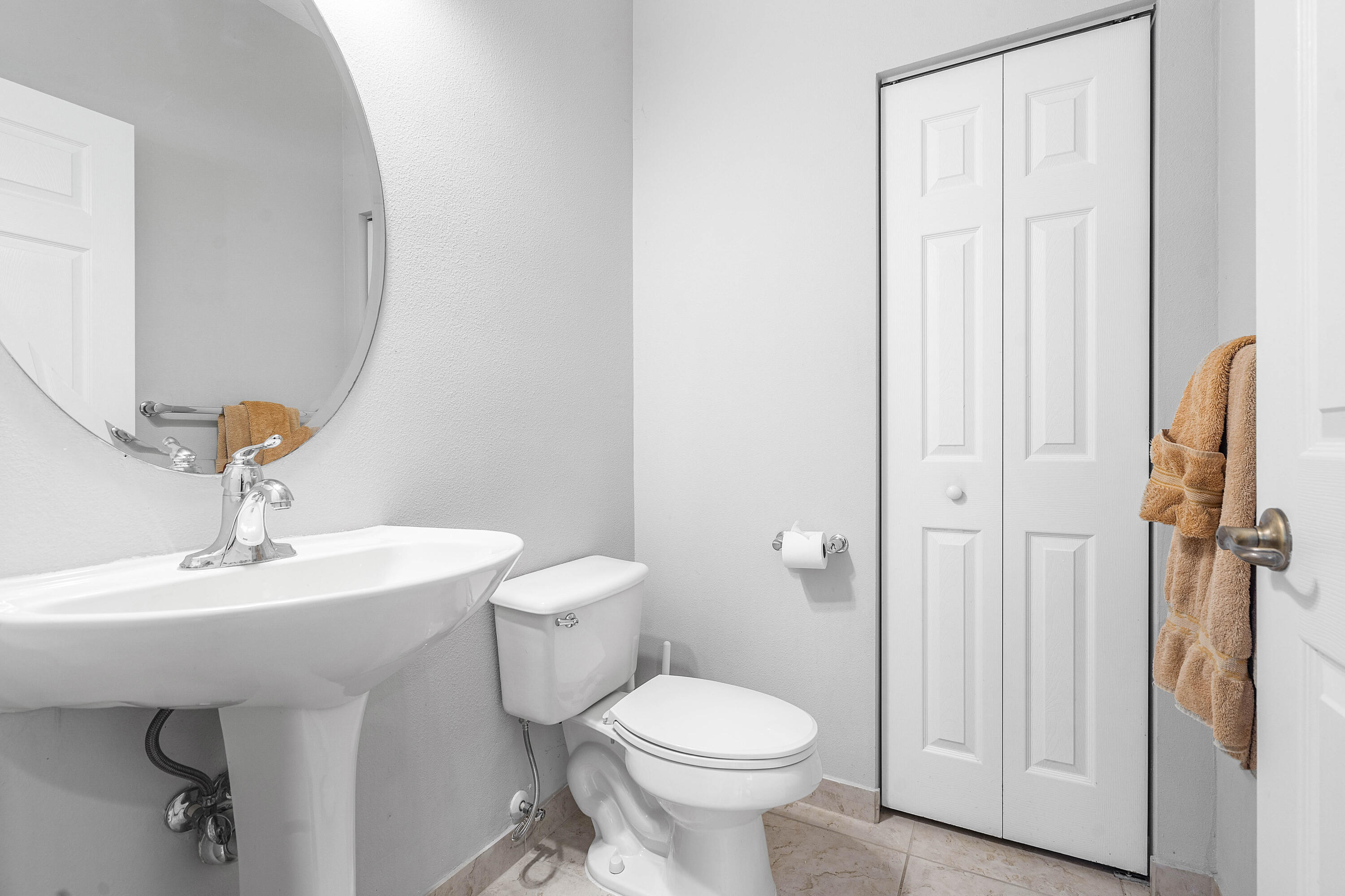 2897 S Greenleaf Circle