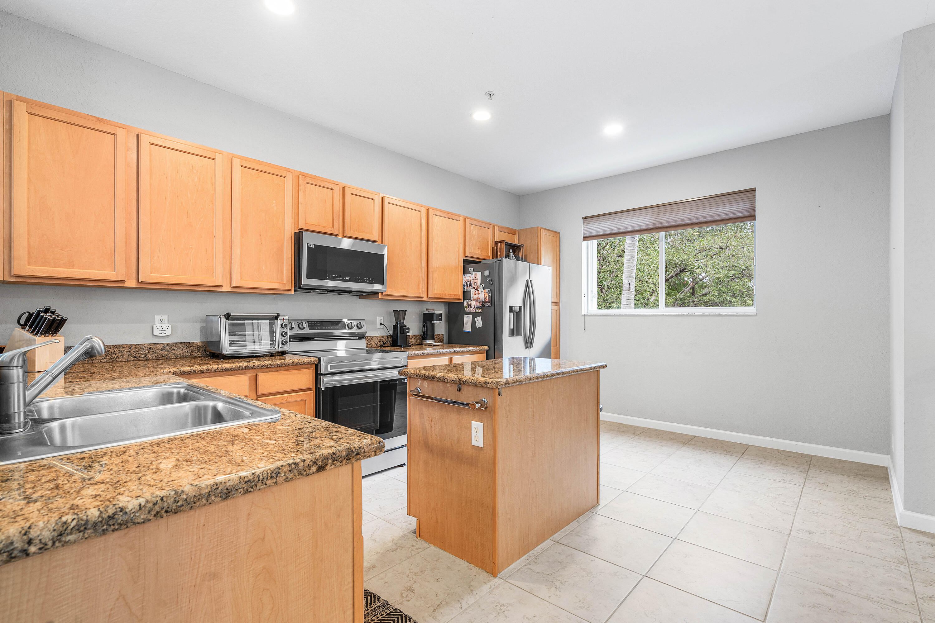 2897 S Greenleaf Circle