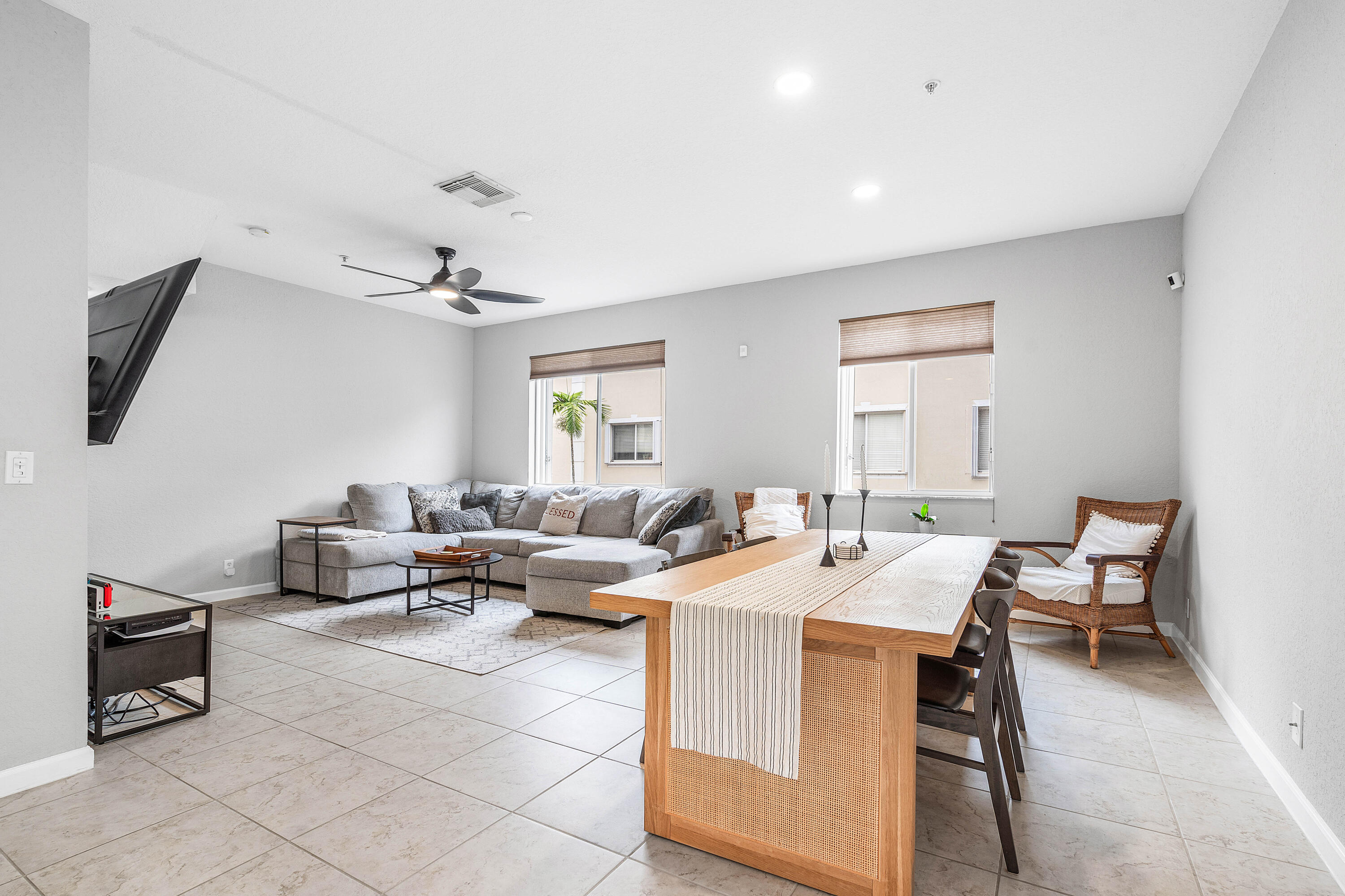 2897 S Greenleaf Circle