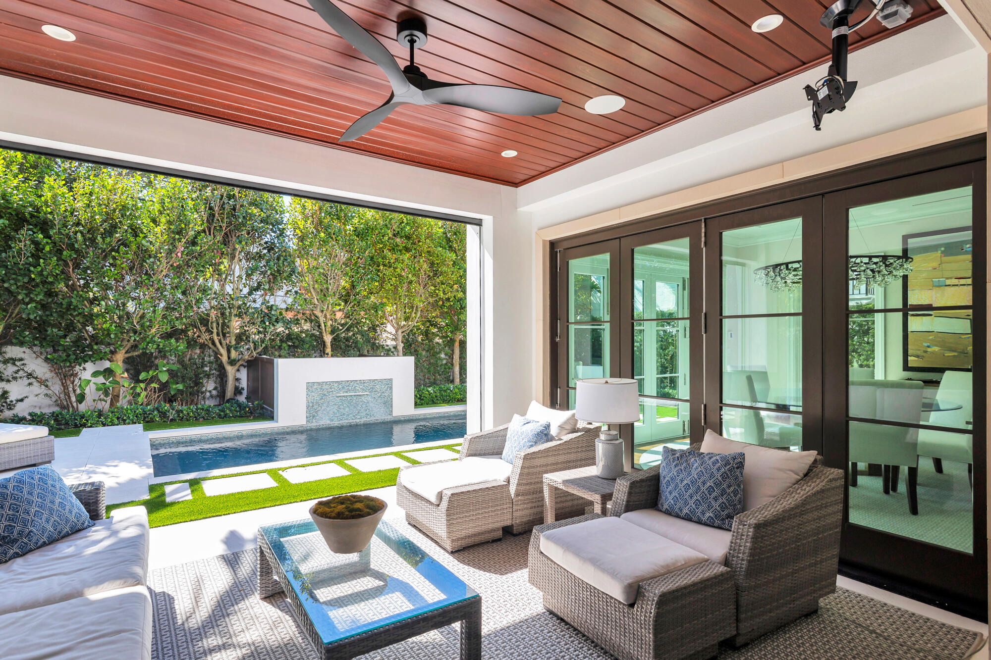 218 Everglade Avenue