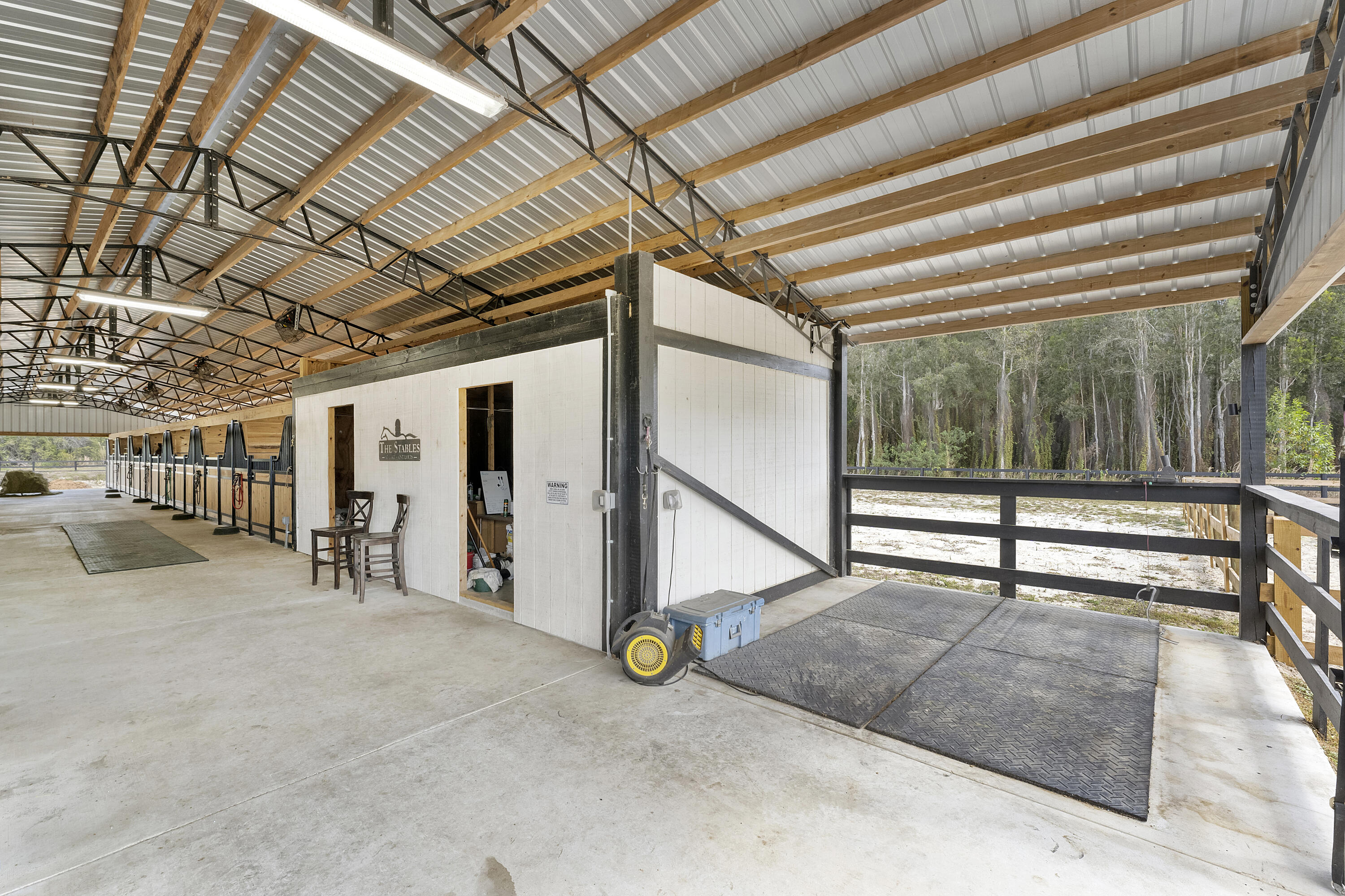19921 Skyhawk Lane, The Acreage
