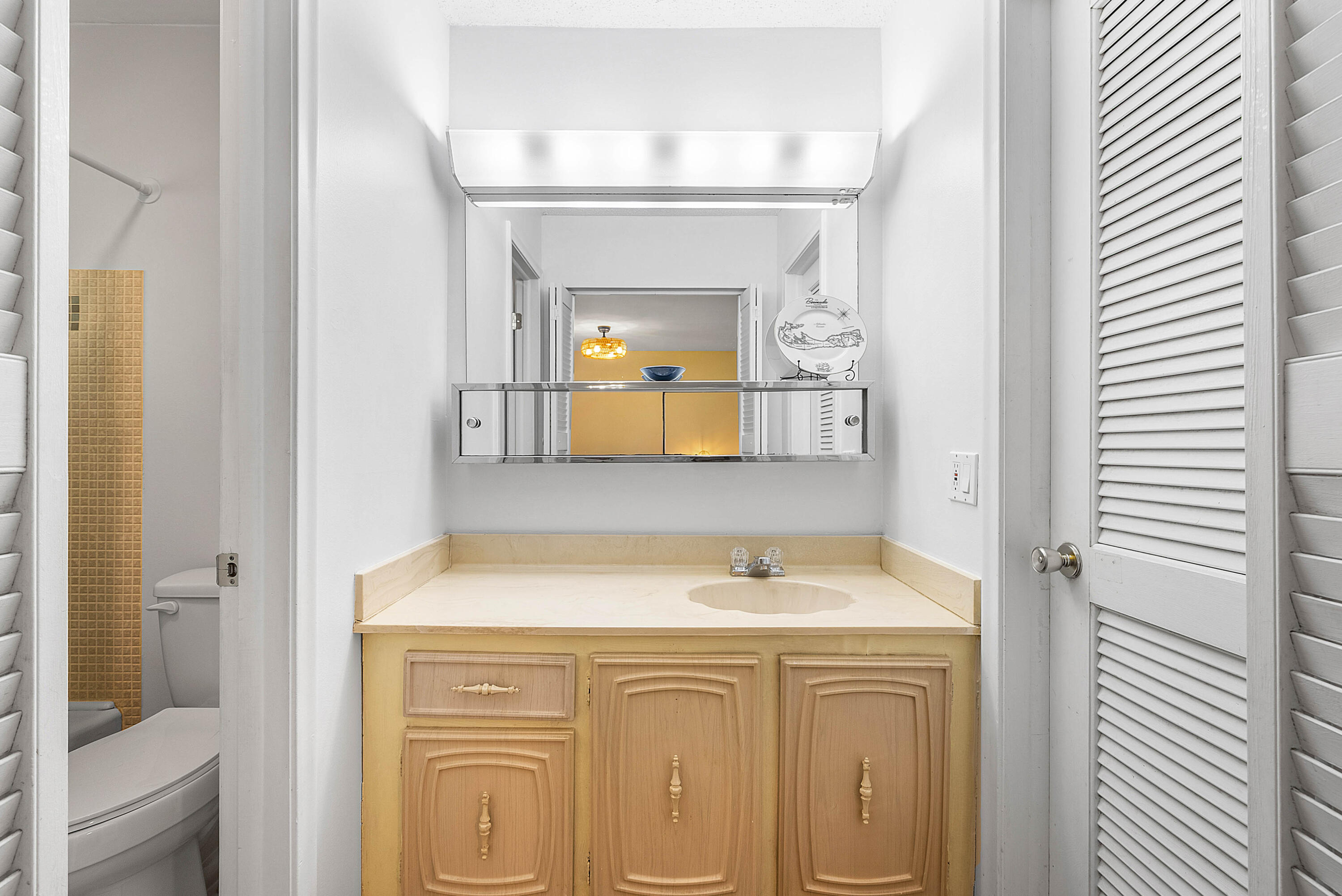 1010 Circle Terrace E C