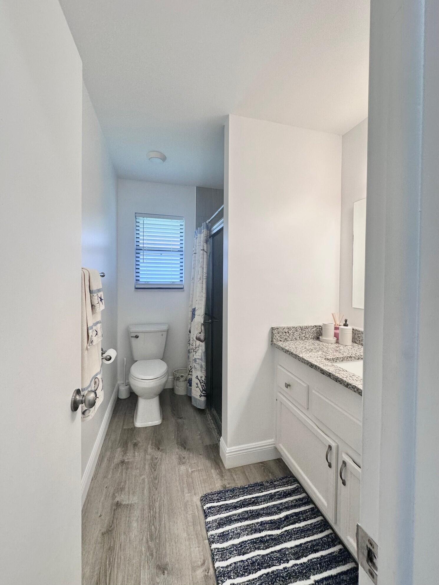 1127 E Seminole Avenue 29a