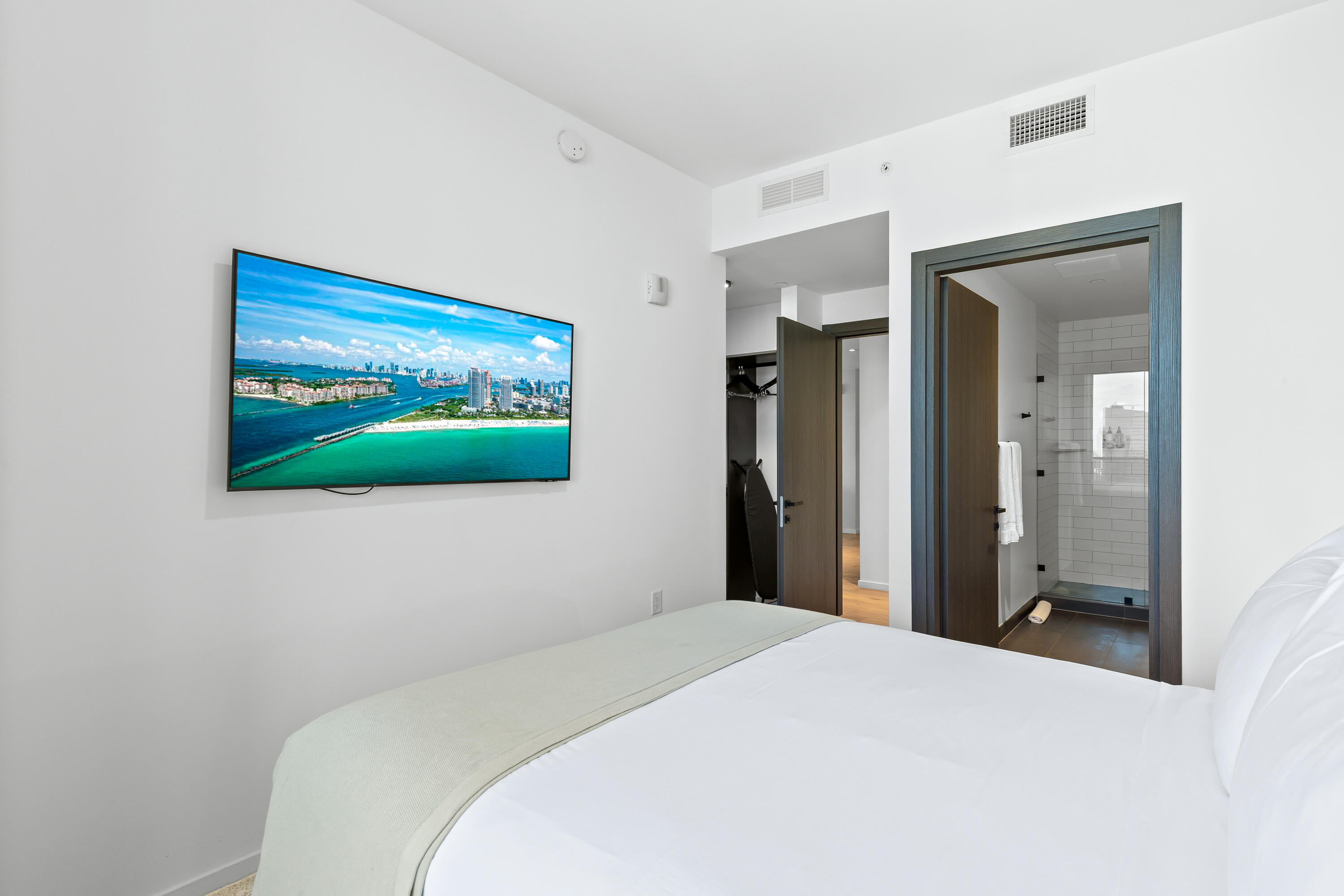 398 NE 5th Street 4618