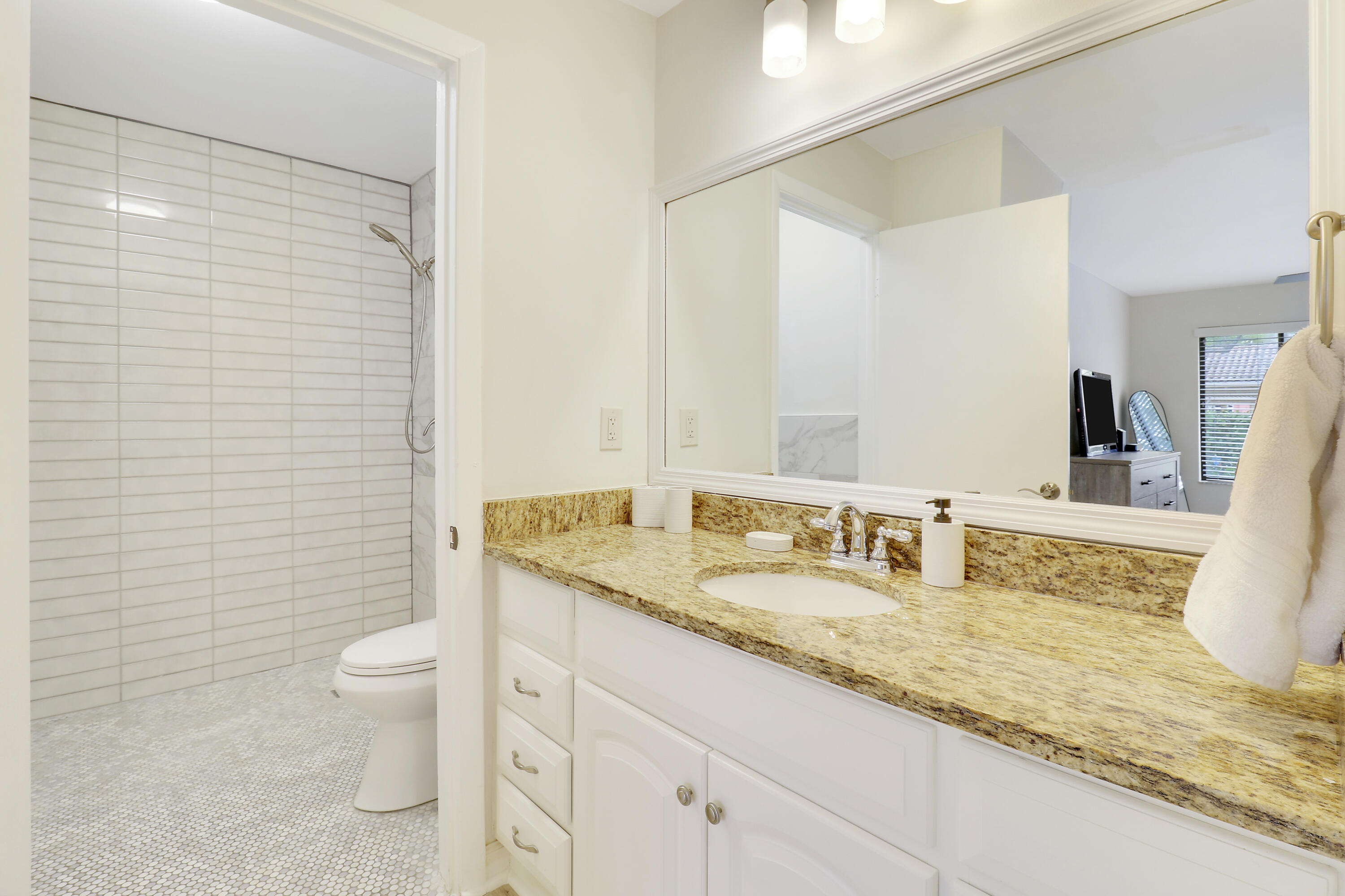 1107 Duncan Circle 102