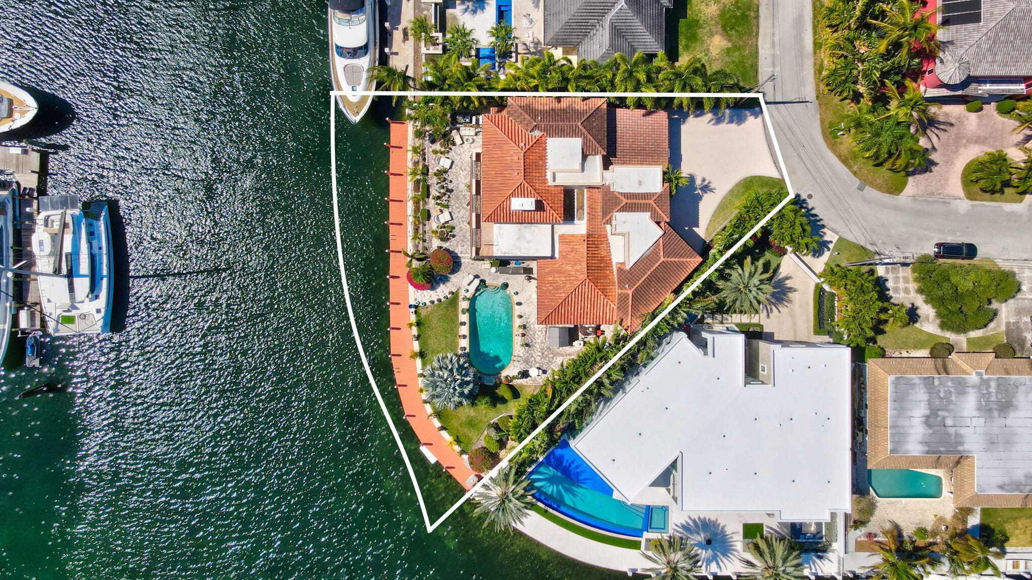 2850 NE 44th Street