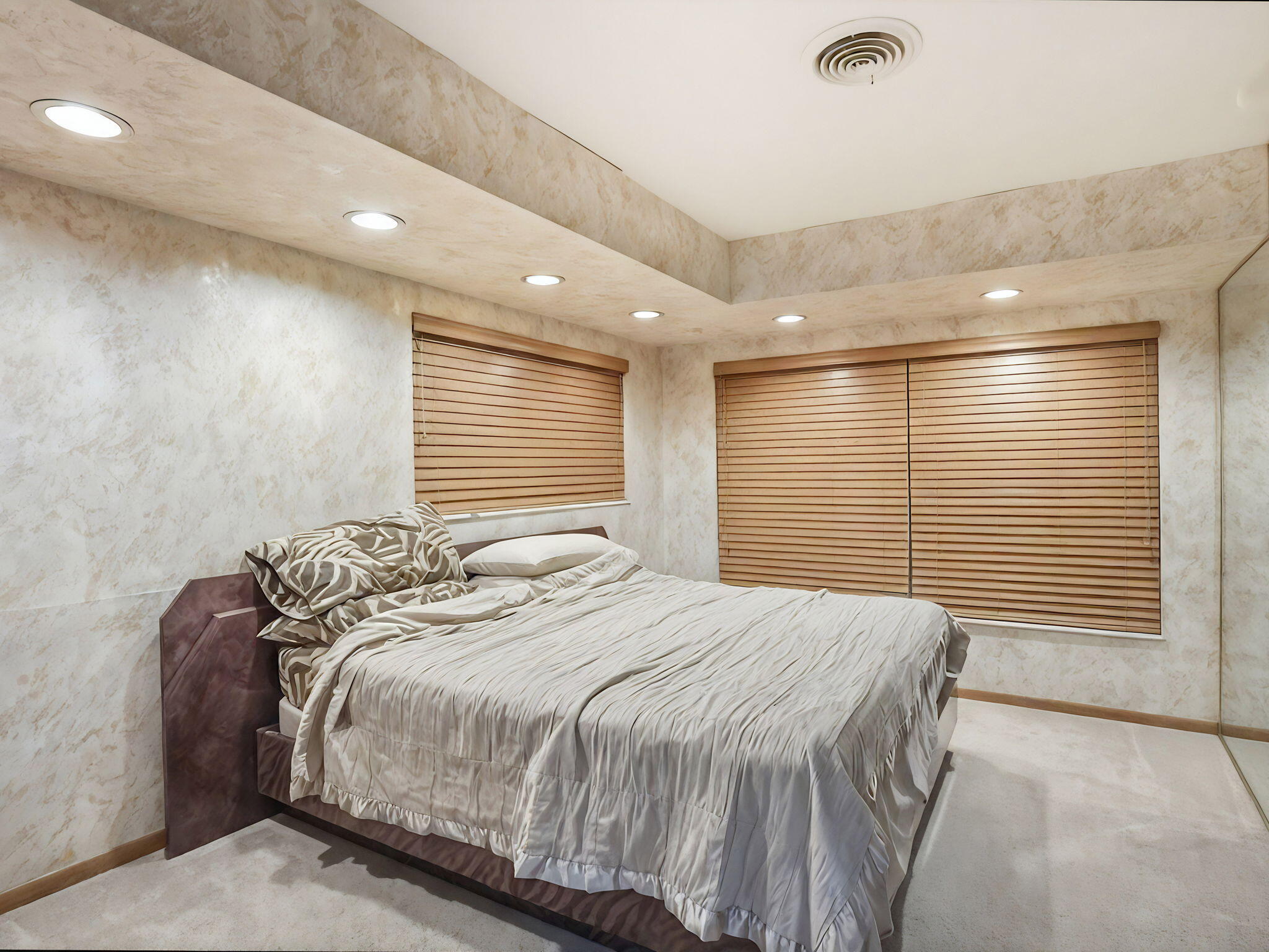 2850 NE 44th Street