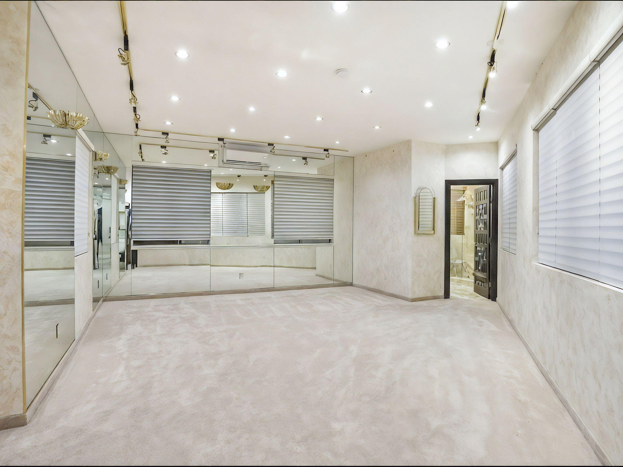 2850 NE 44th Street