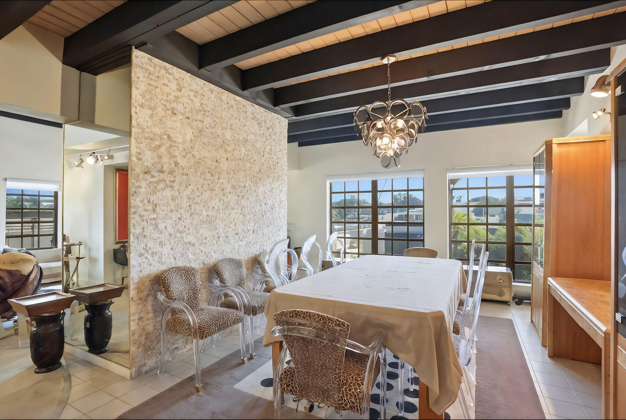2850 NE 44th Street