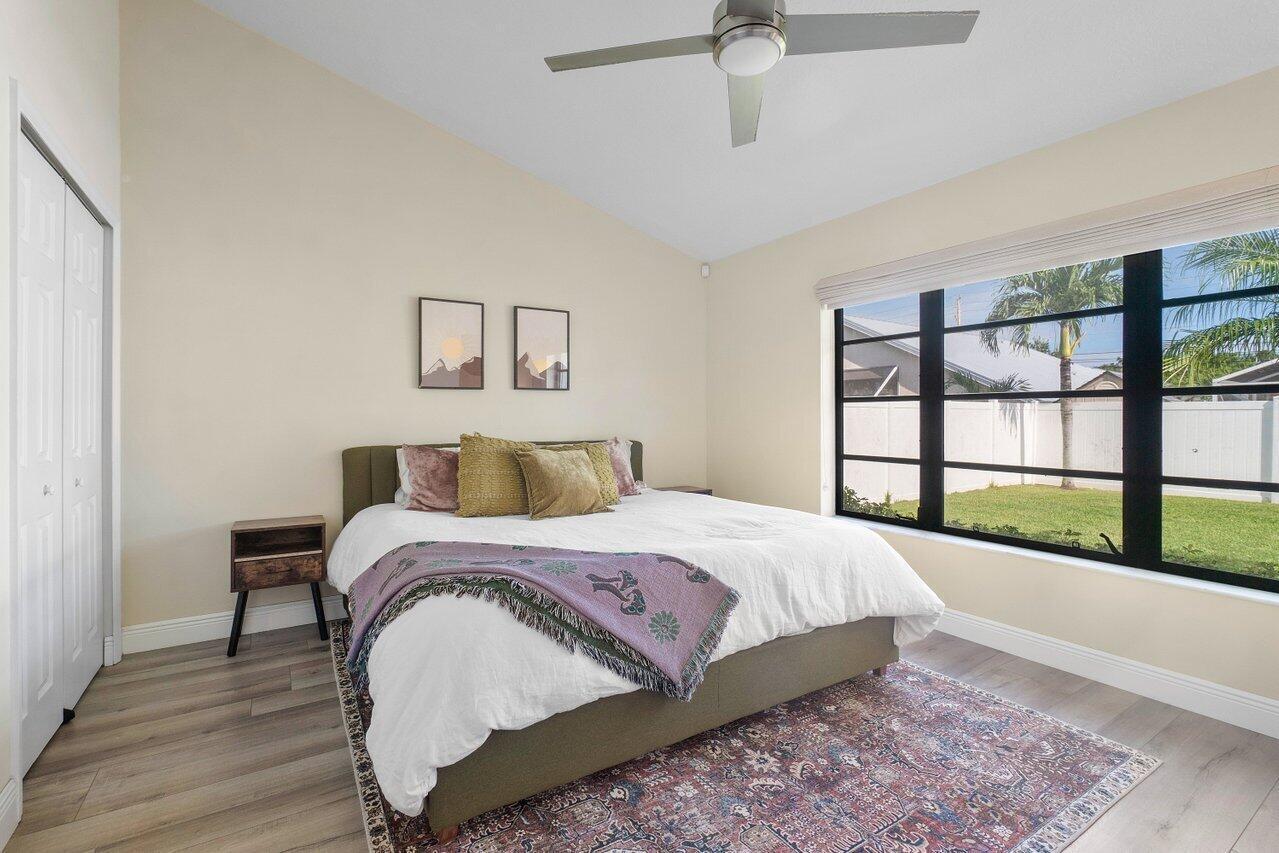 6085 Robinson Street