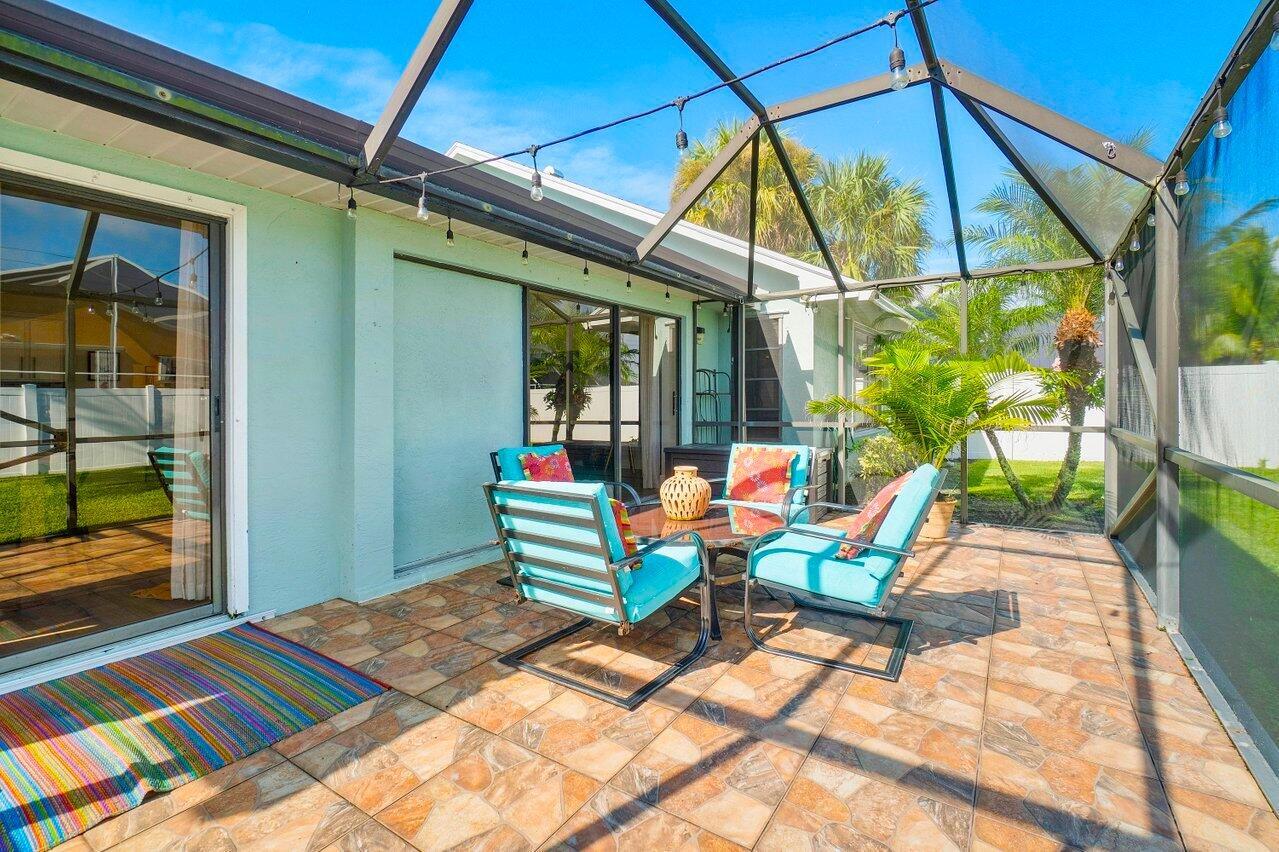 6085 Robinson Street