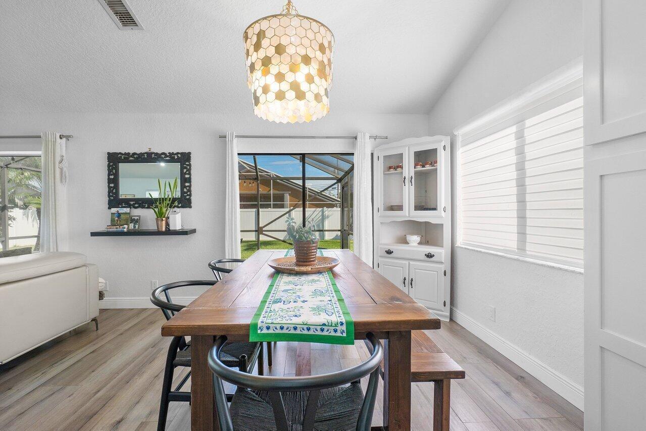 6085 Robinson Street