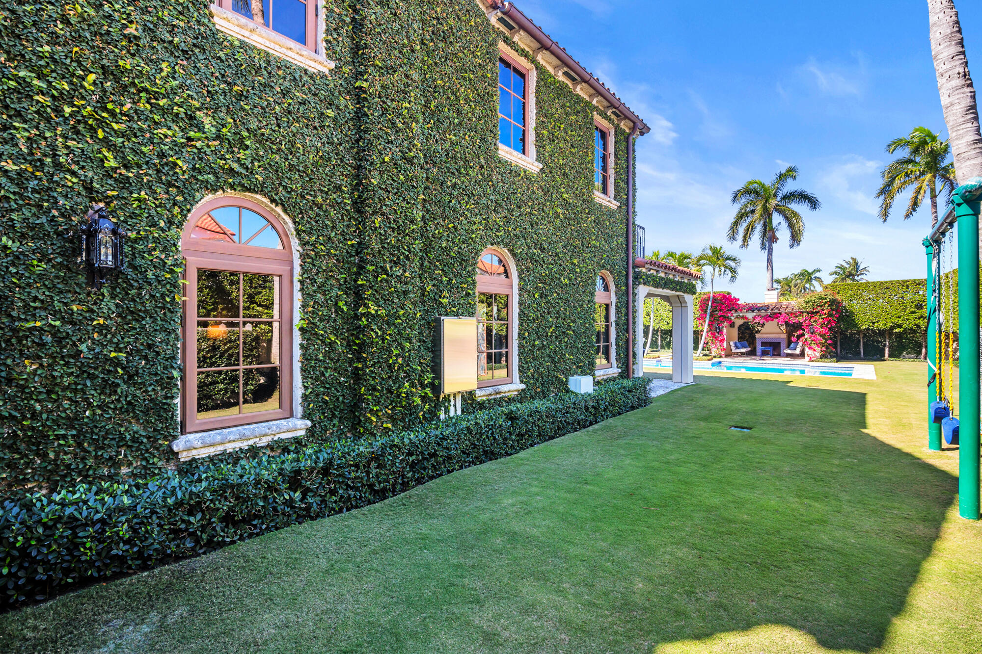 237 El Bravo Way