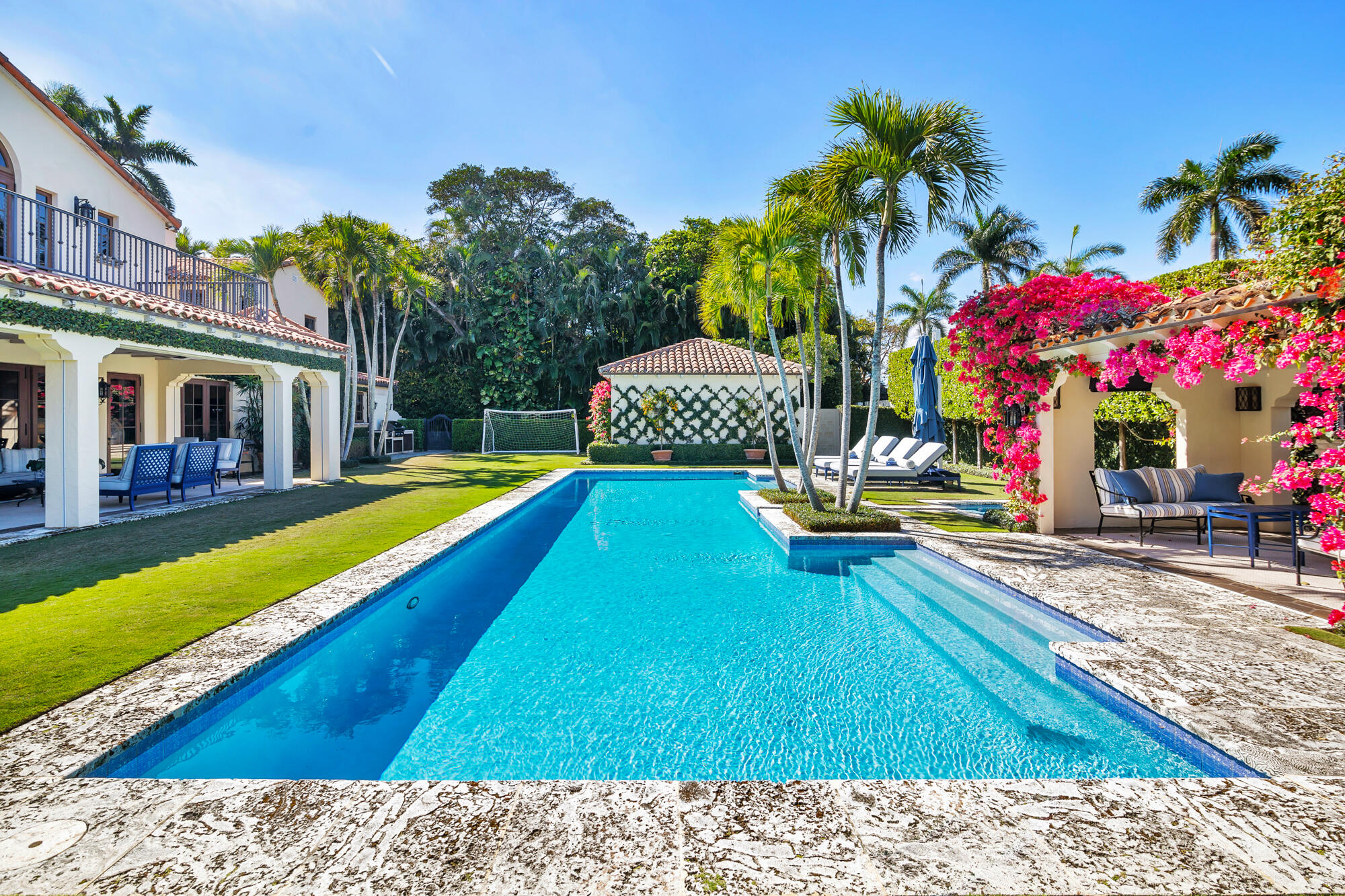 237 El Bravo Way