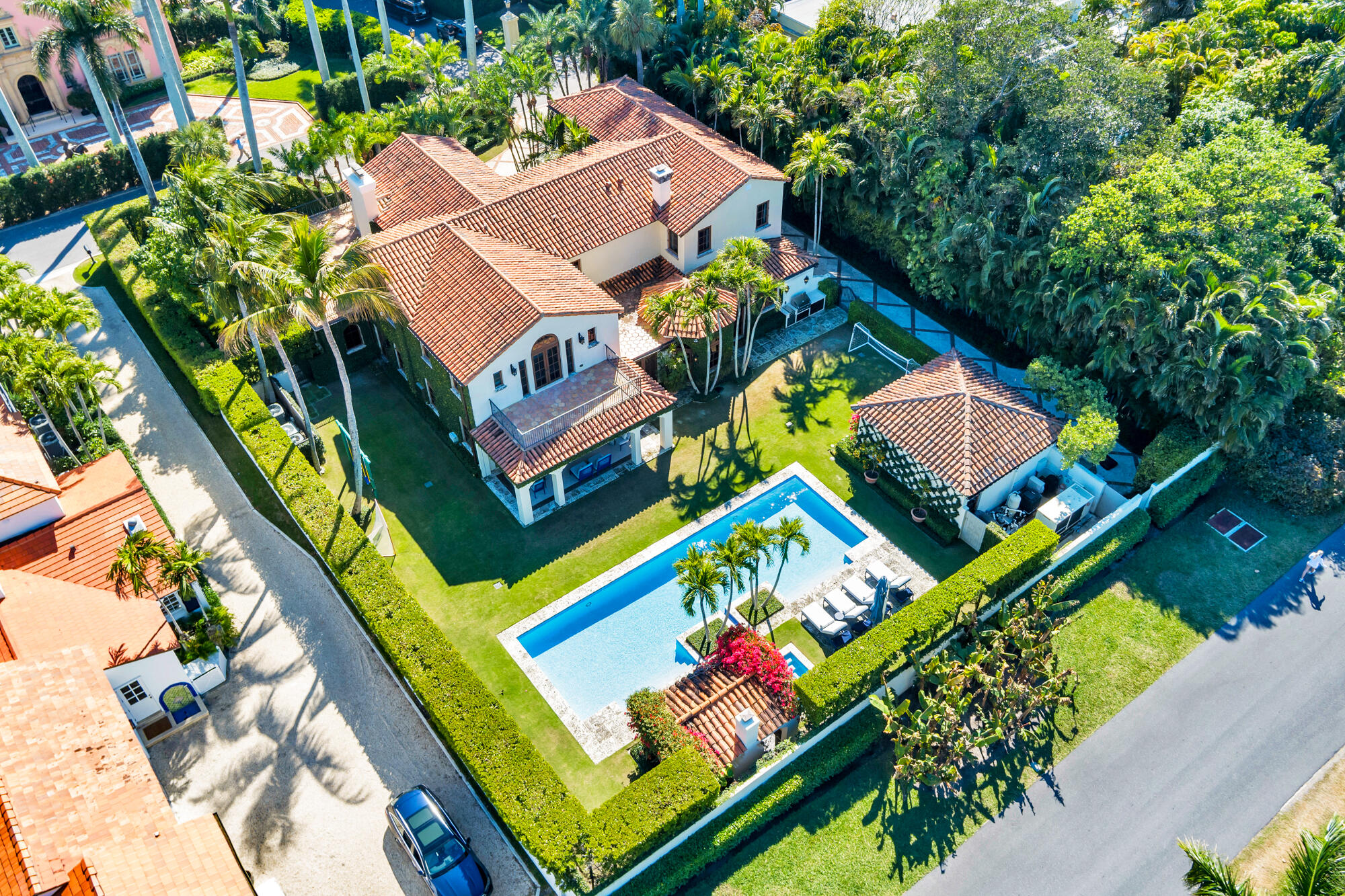 237 El Bravo Way