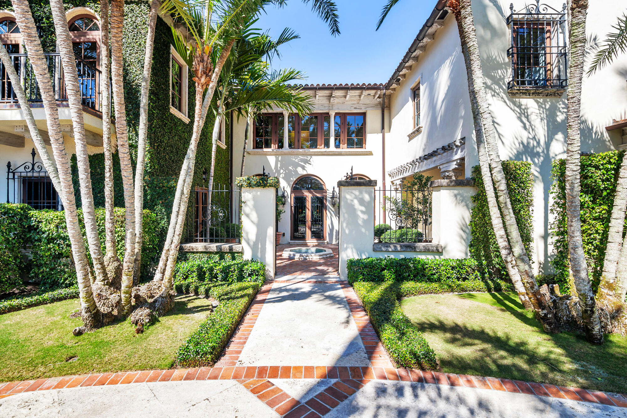 237 El Bravo Way