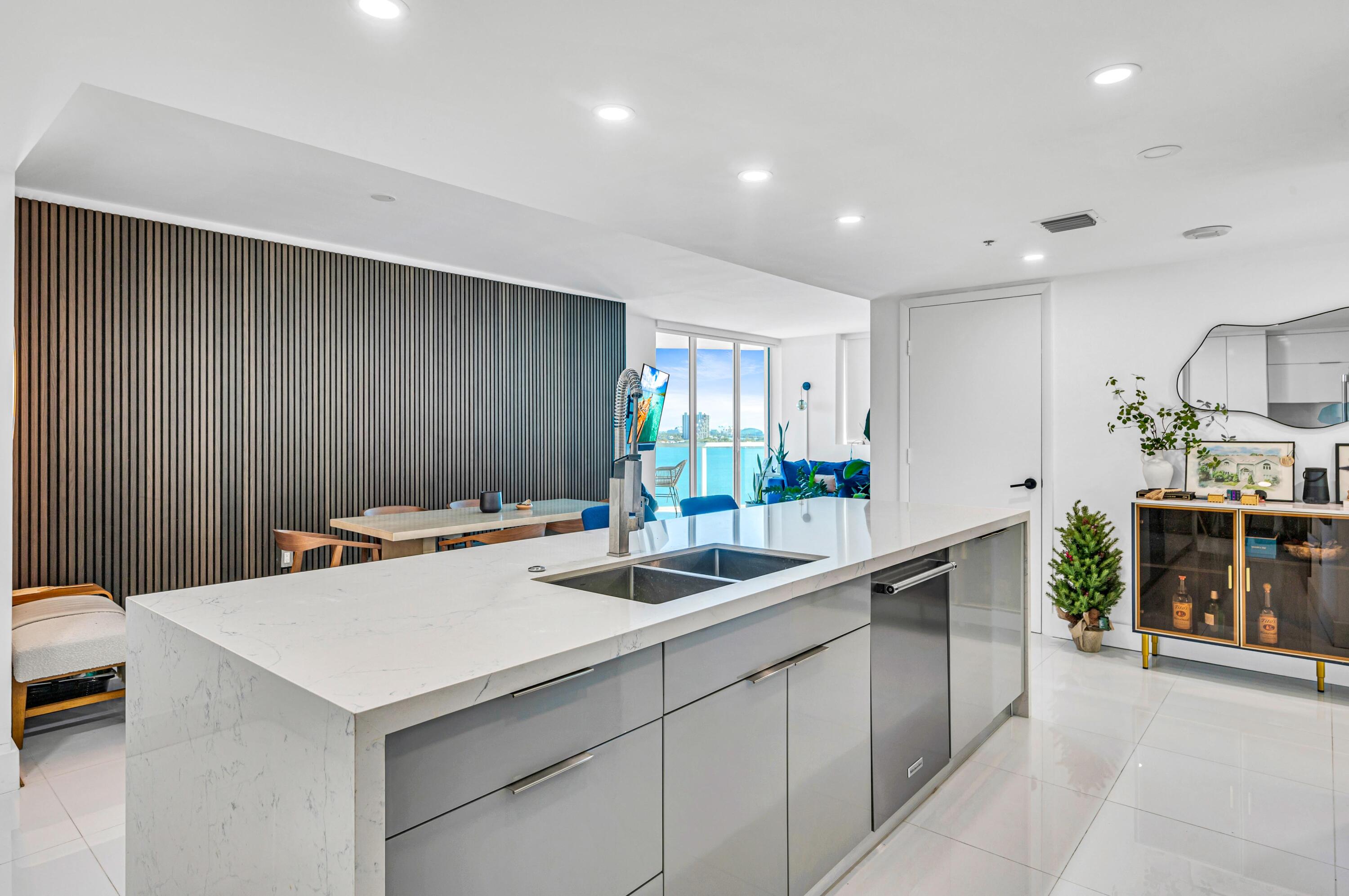 665 NE 25th Street 1001