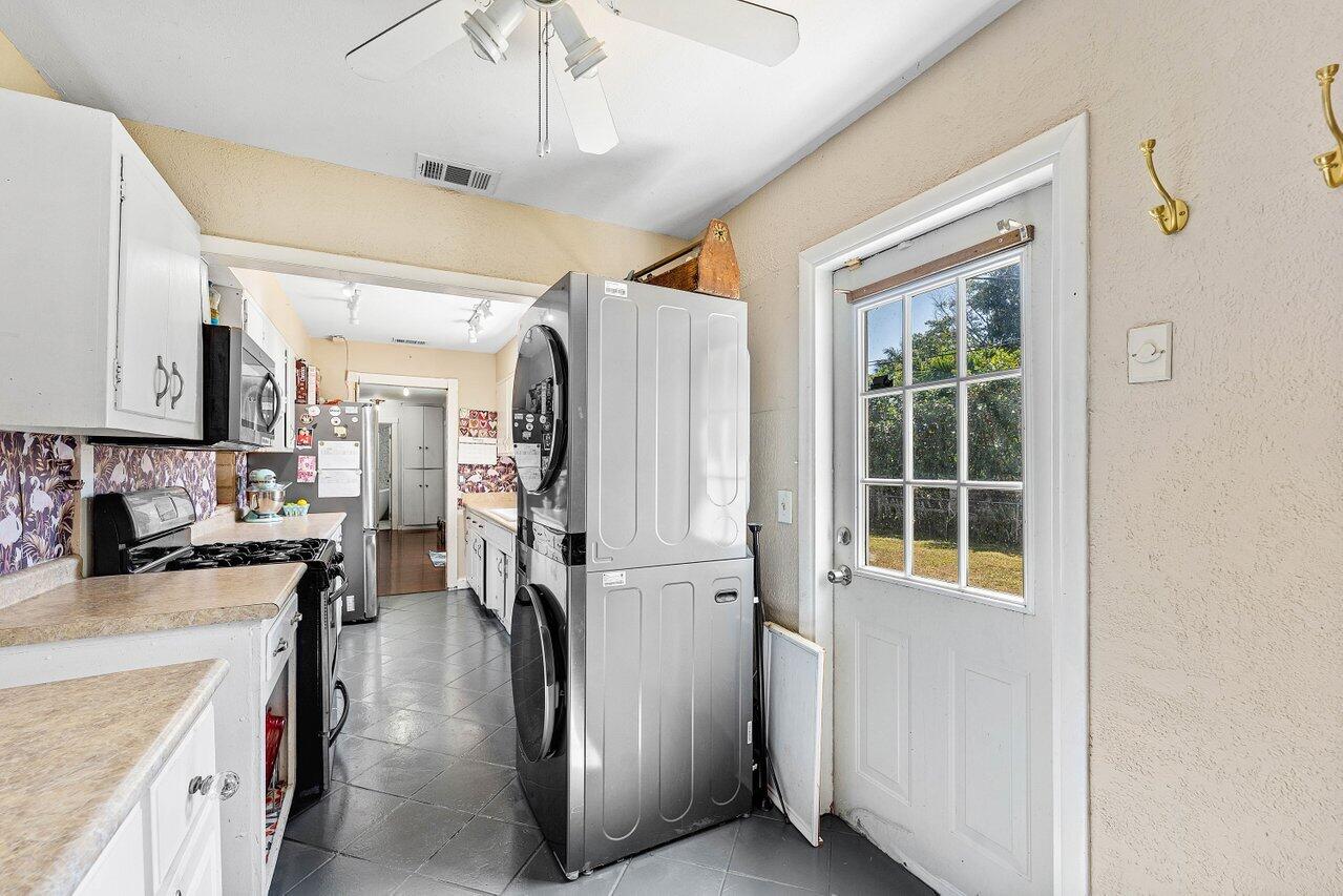 102 NE 22nd Street