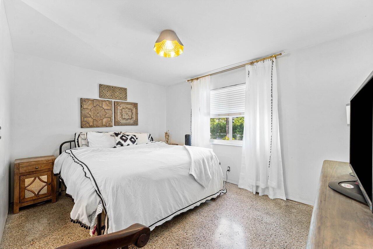 102 NE 22nd Street