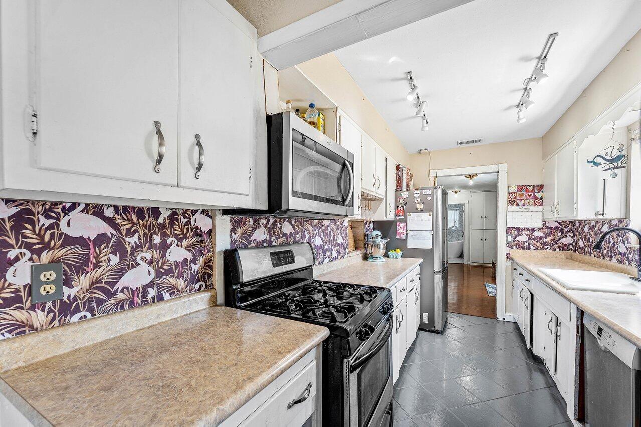 102 NE 22nd Street
