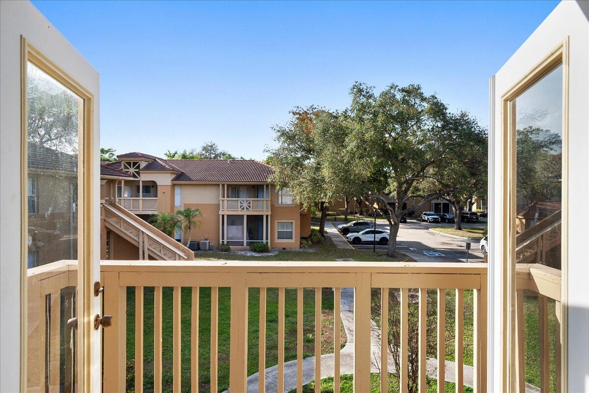 4751 Via Palm Lake 407