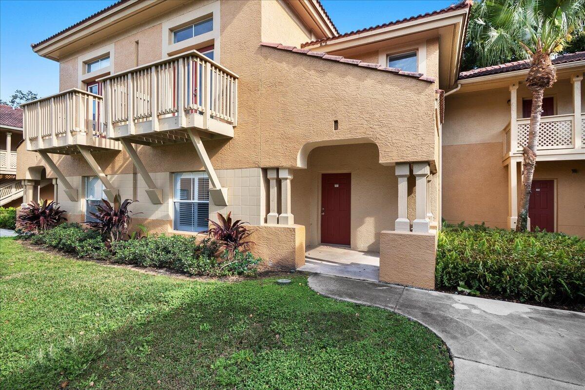 4751 Via Palm Lake 407