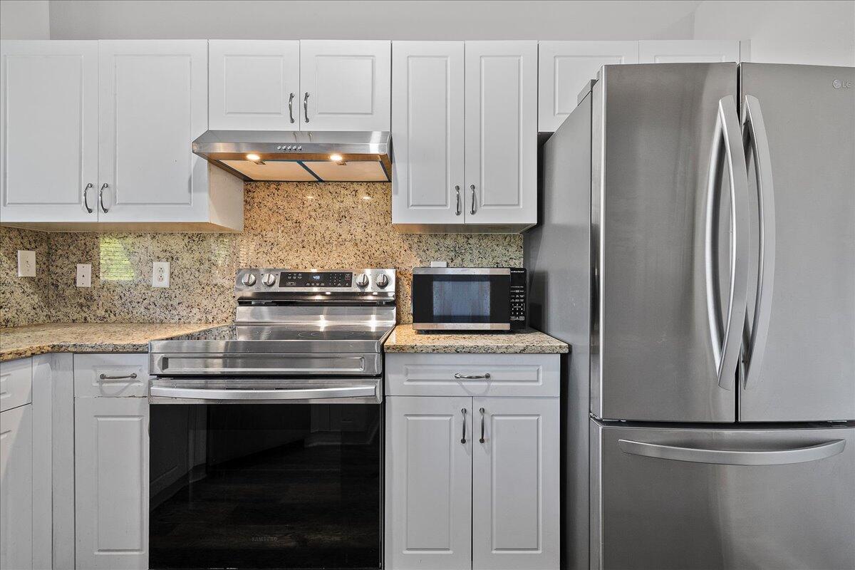 4751 Via Palm Lake 407