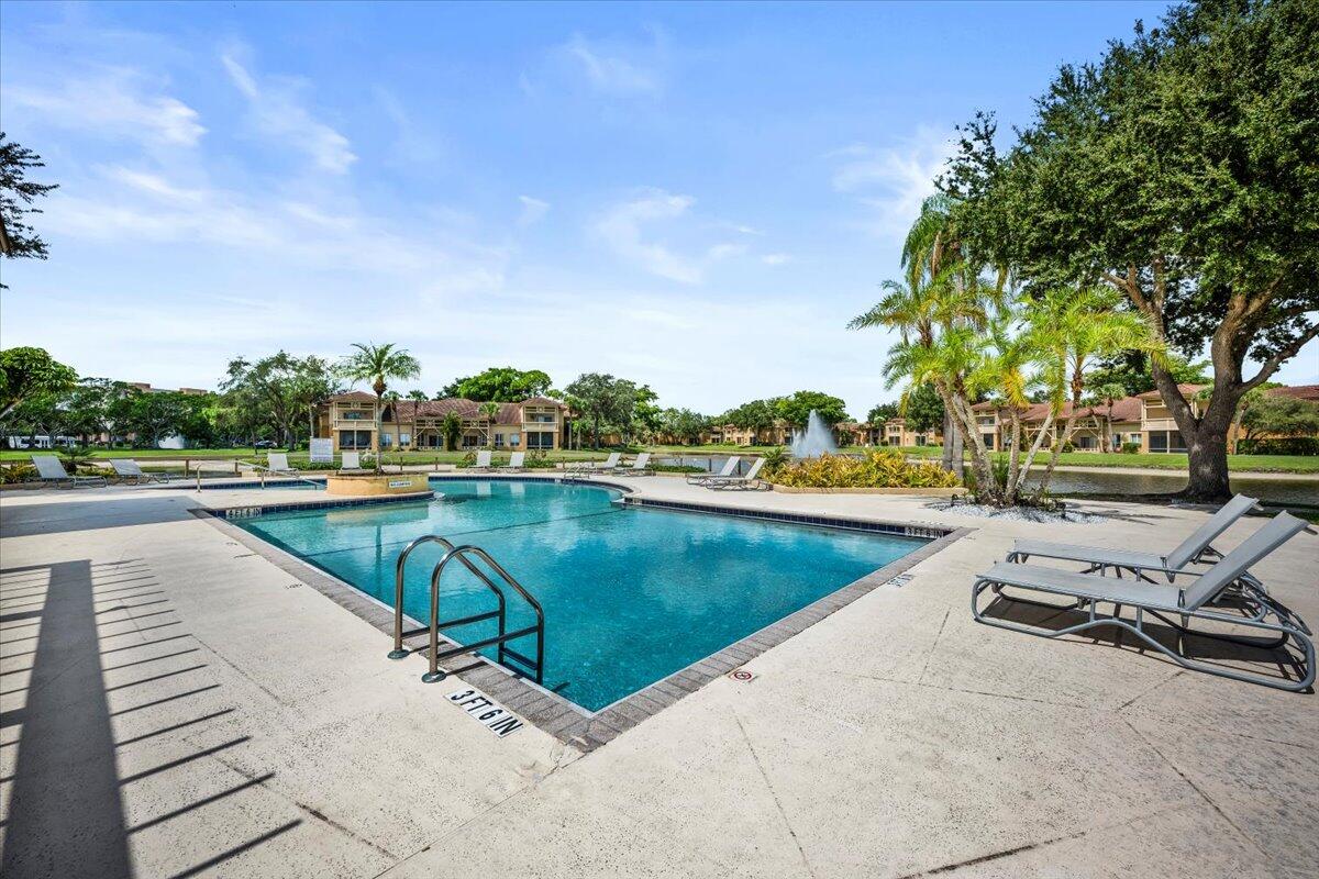 4751 Via Palm Lake 407