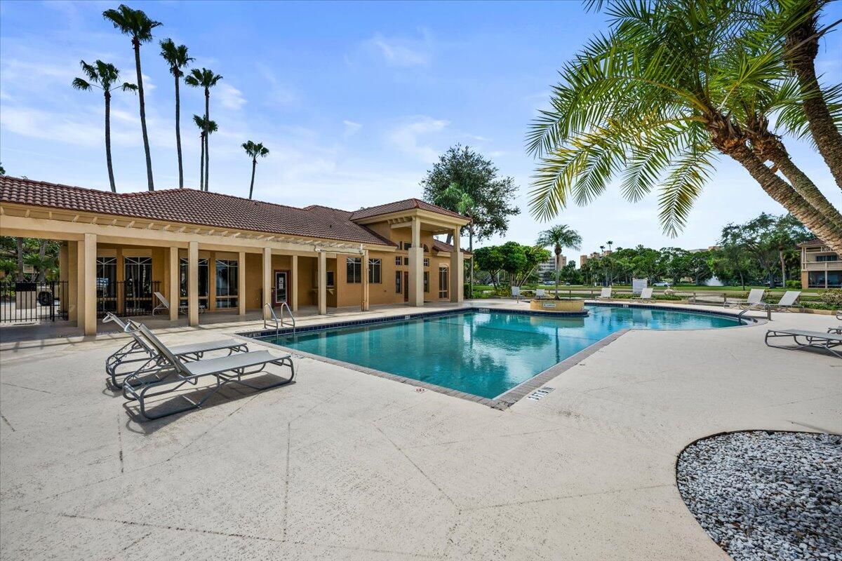 4751 Via Palm Lake 407