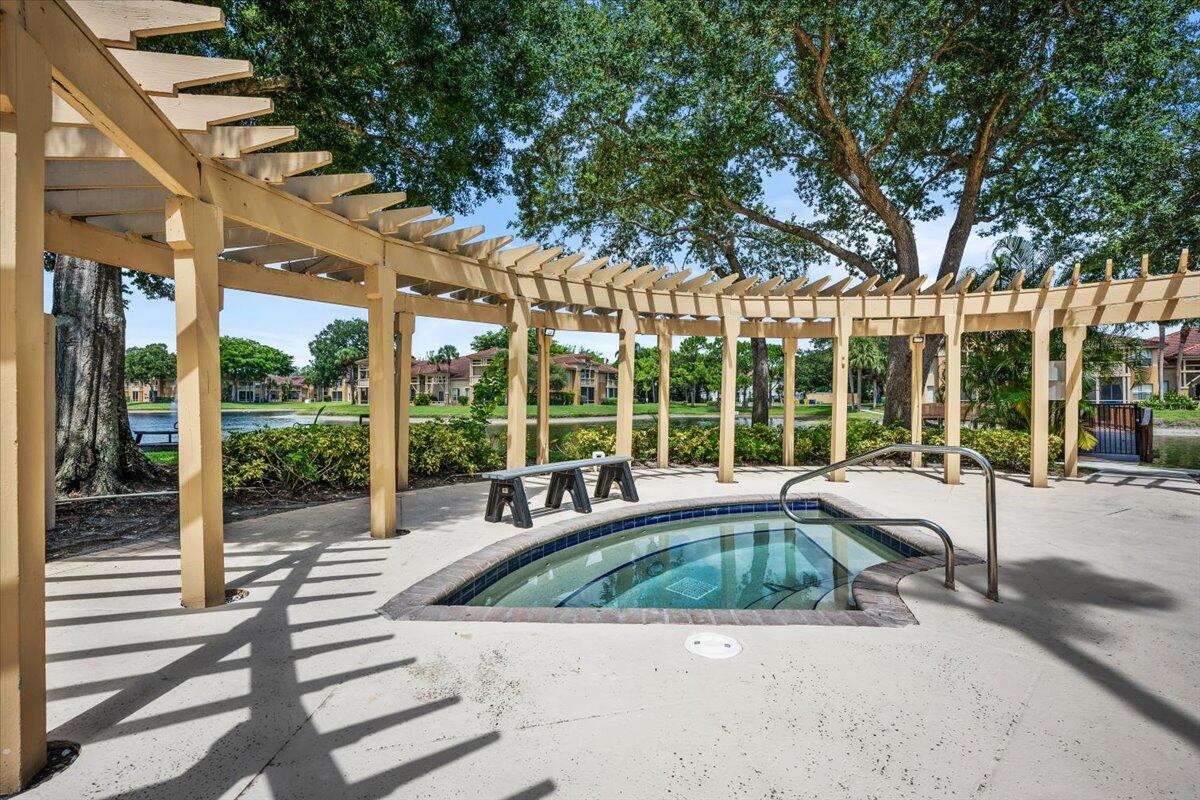 4751 Via Palm Lake 407