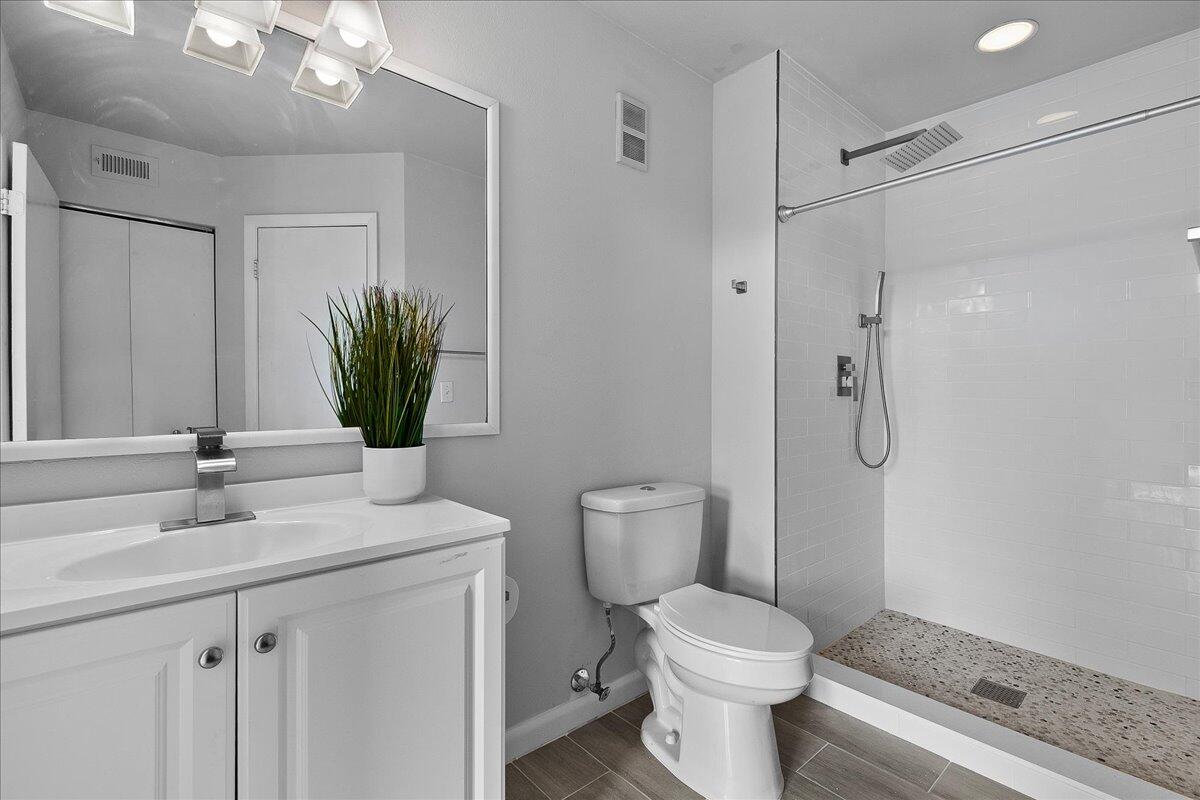 4751 Via Palm Lake 407