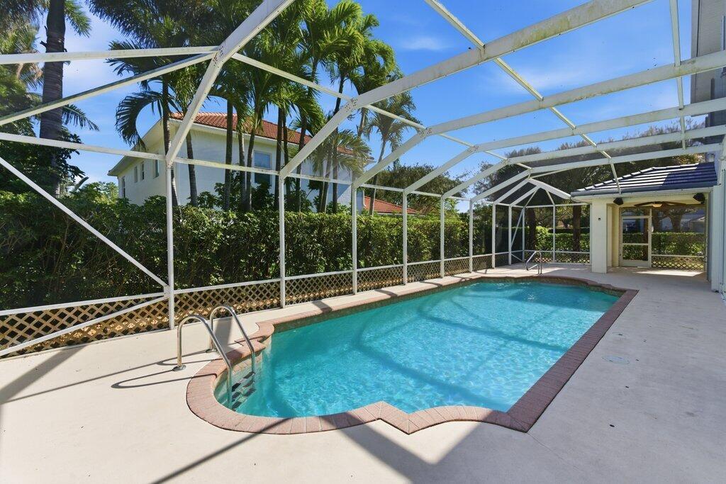 220 Blackbird Lane