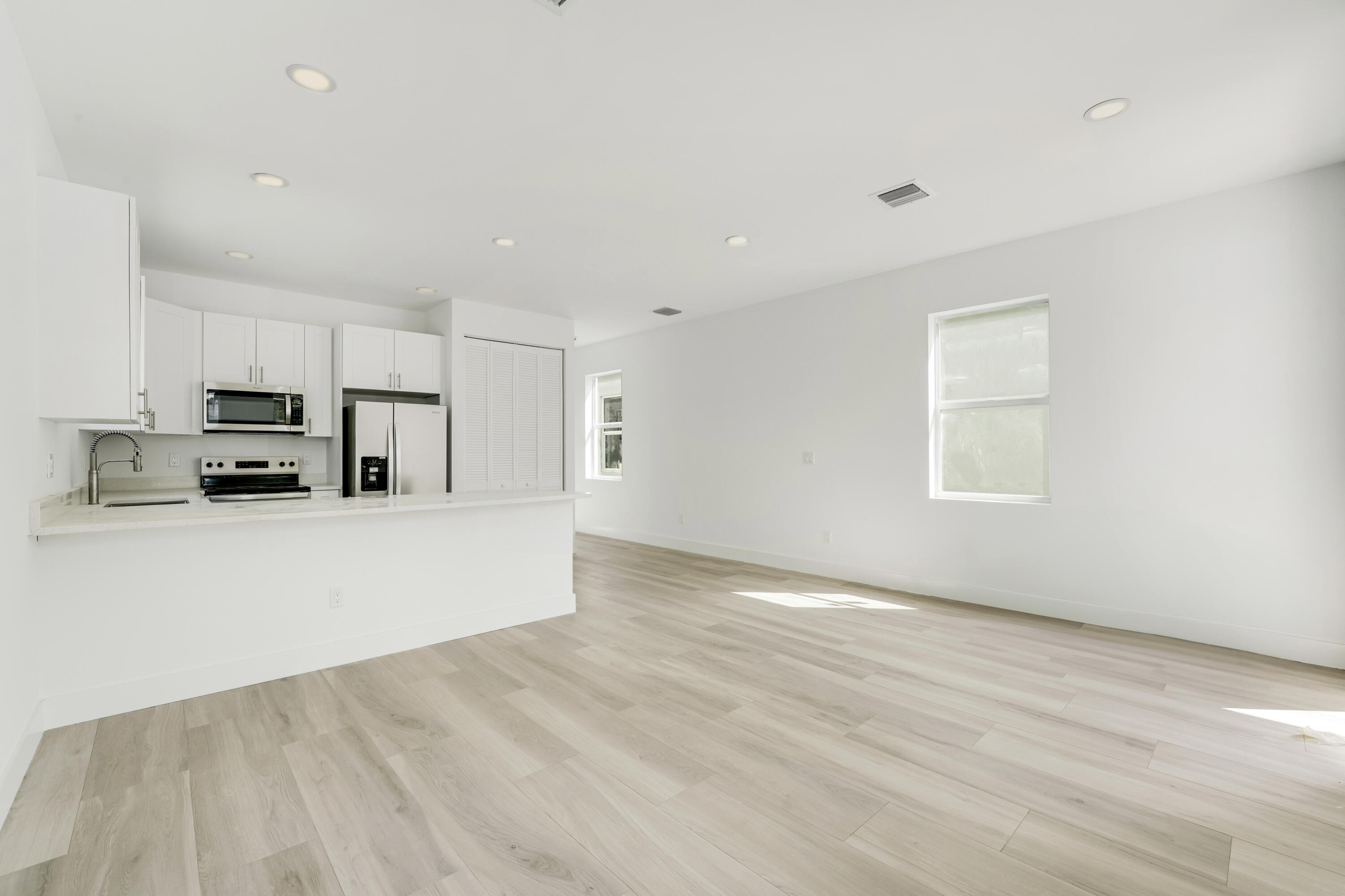 2653 Hiawatha Avenue