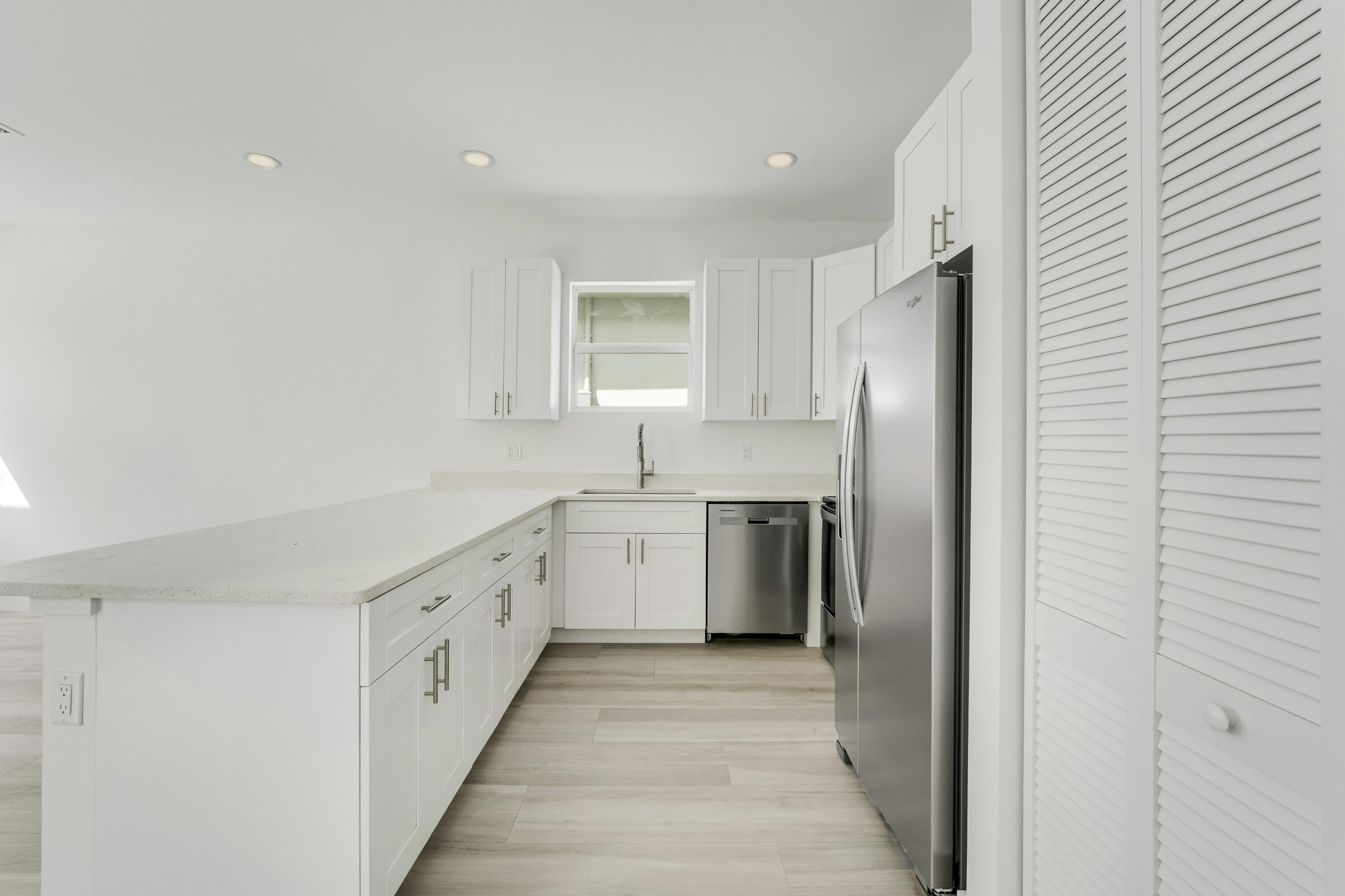 2653 Hiawatha Avenue