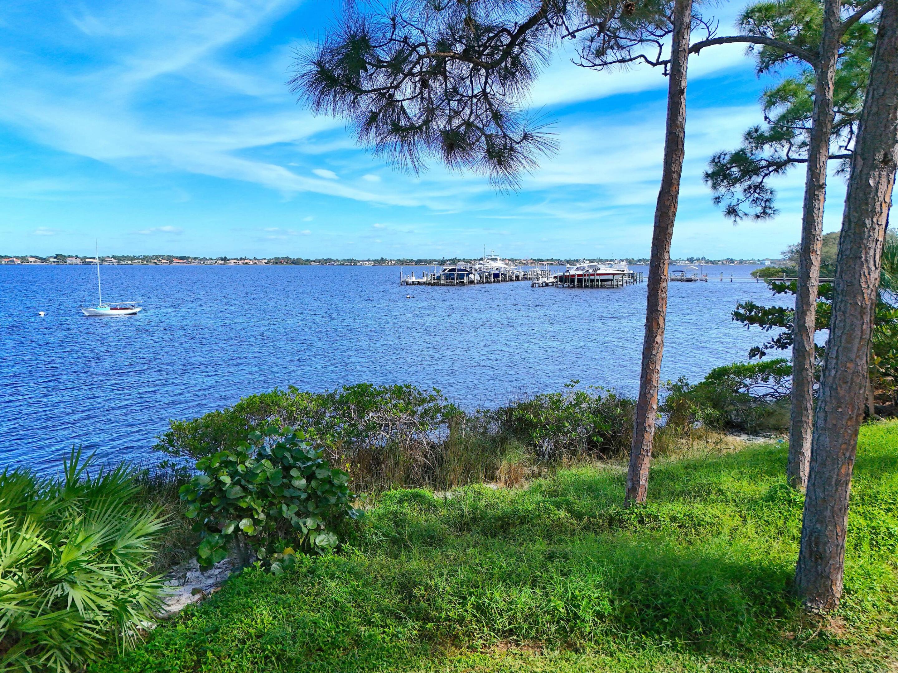 2201 NW Seagrass Drive