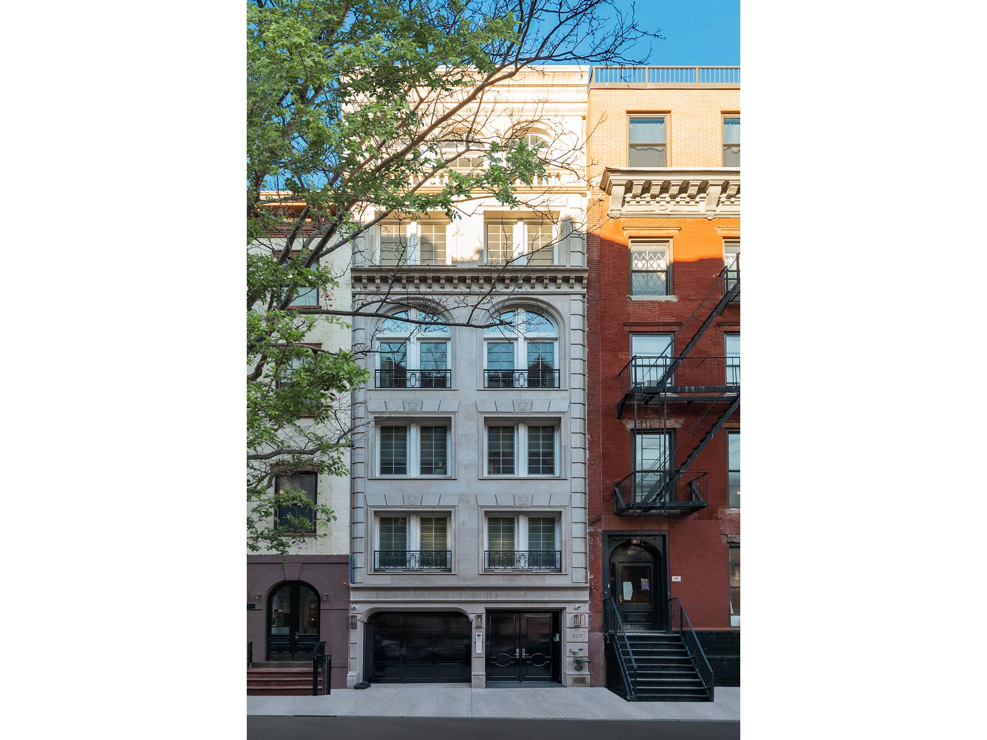 327 E 9th Street TWNHOUSE