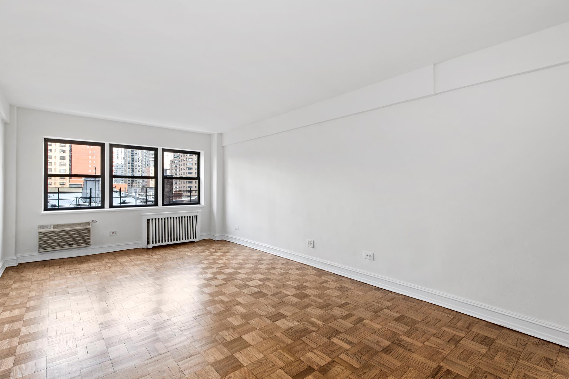 225 E 70th Street Unit: 7B