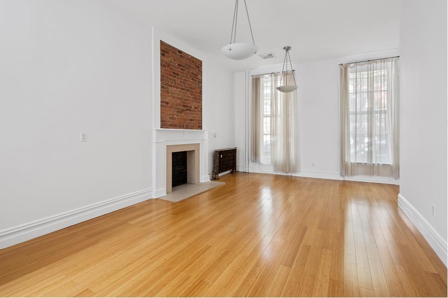 126 East 19th Street Unit: 1-F