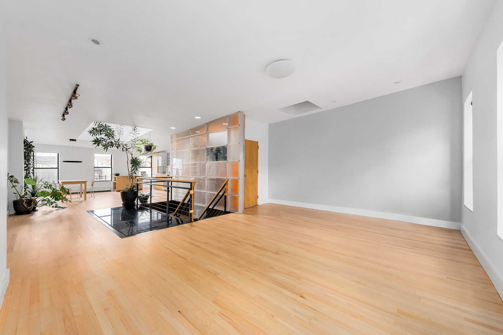 474 SACKETT Street Unit: 2