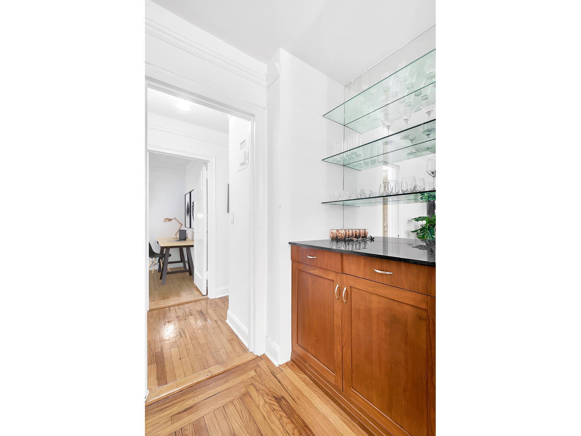 333 E 43RD Street 305