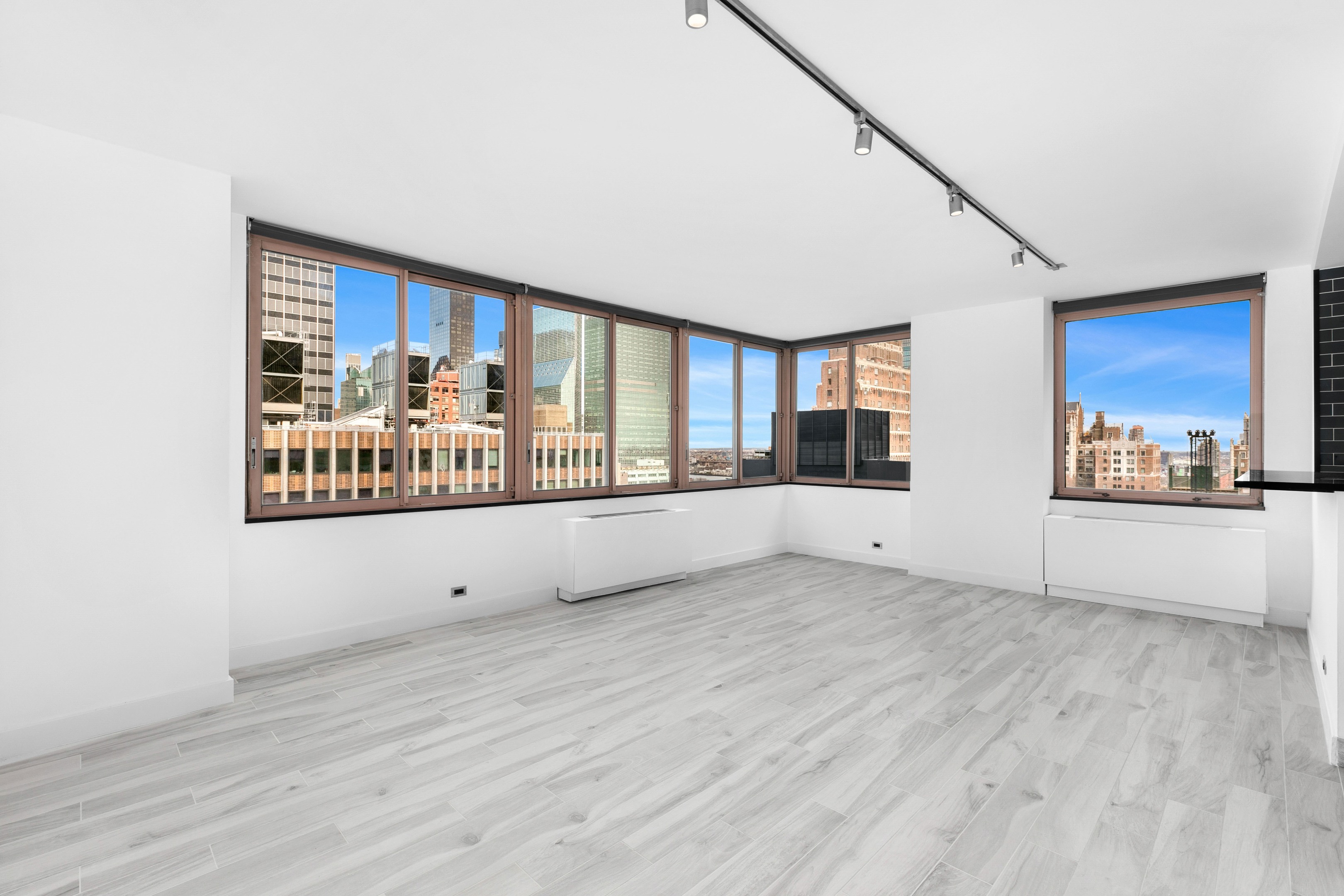 235 E 40TH Street Unit: 26G