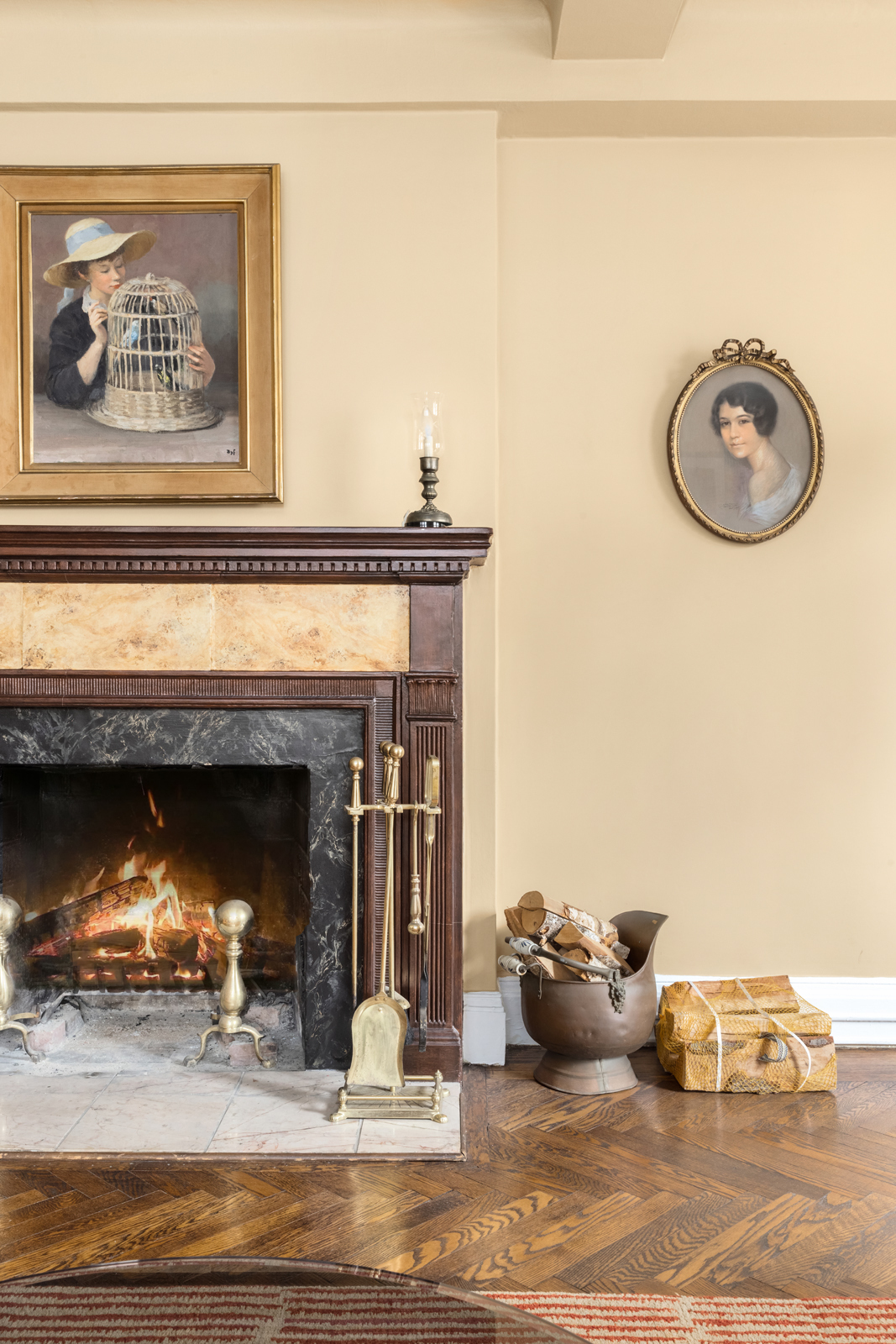 40 E 88TH Street Unit: 8E