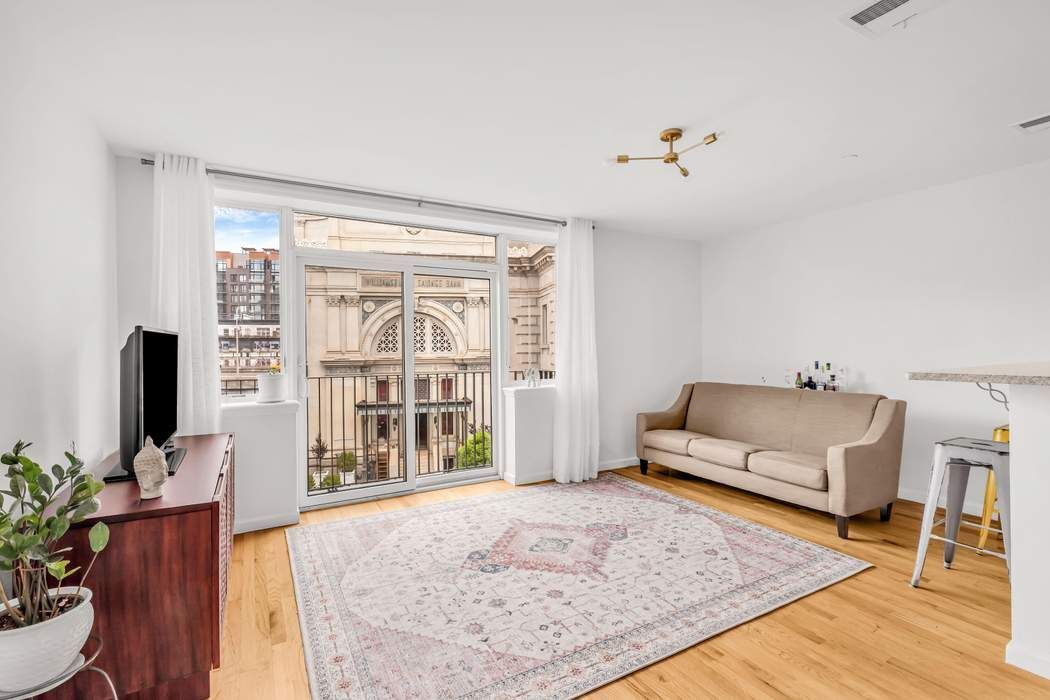 170 Broadway Unit: 3A