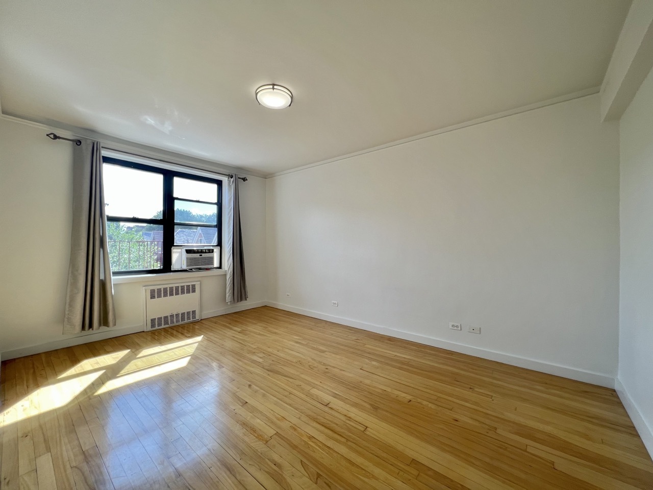 88-10 34TH Avenue Unit: 3J