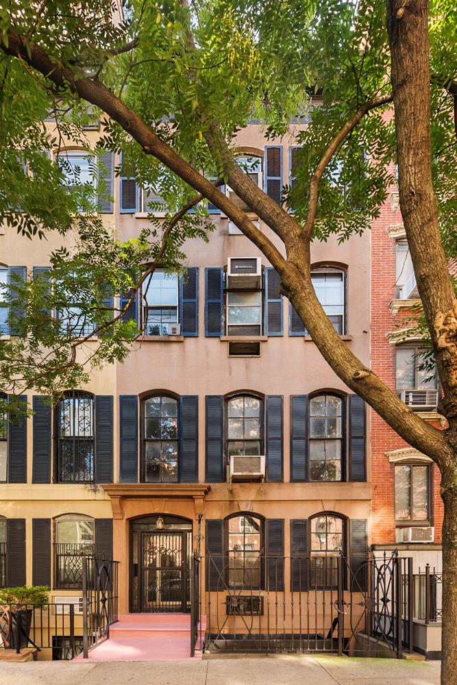 246 E 30th Street Building