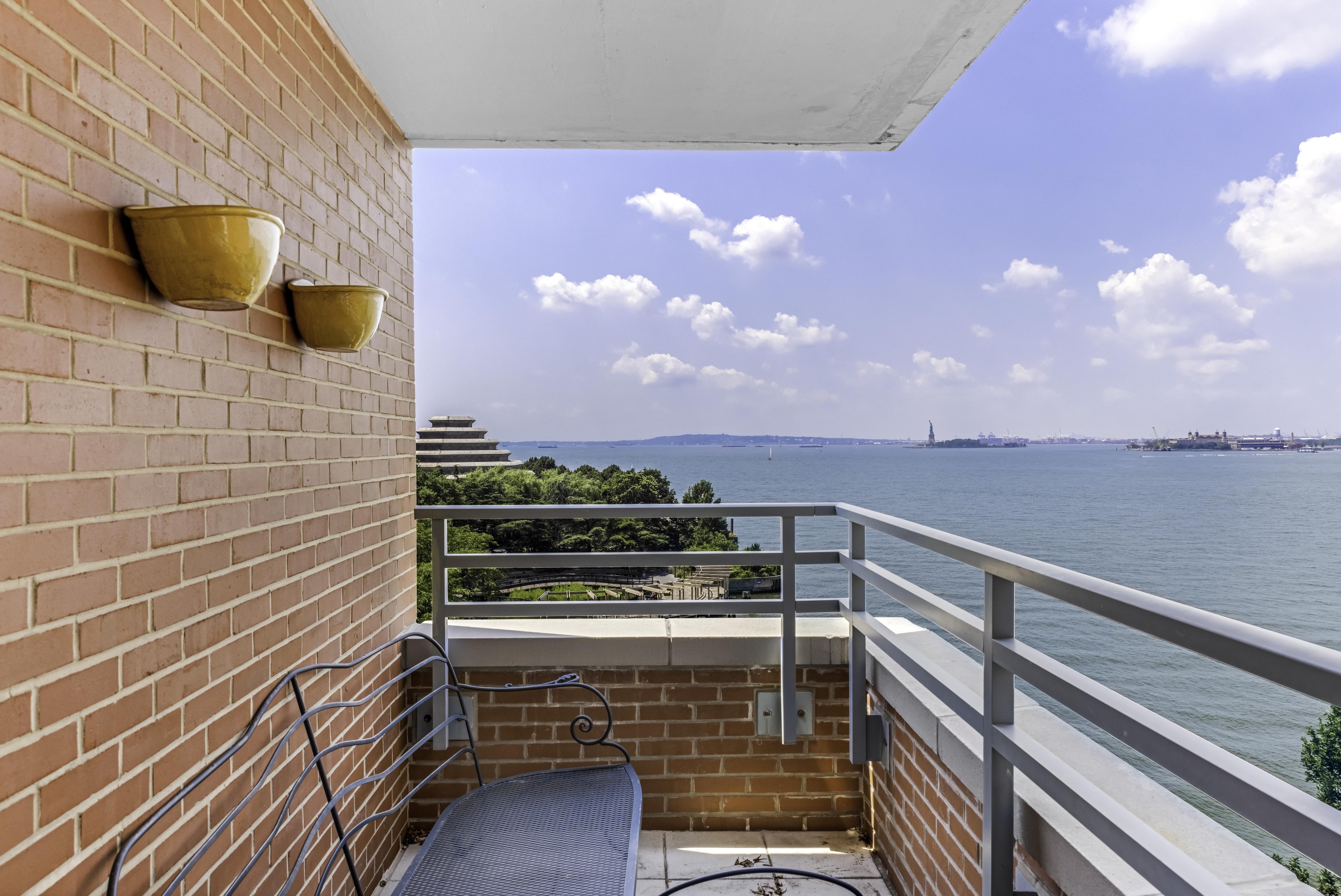 21 S End Avenue Unit: 74O